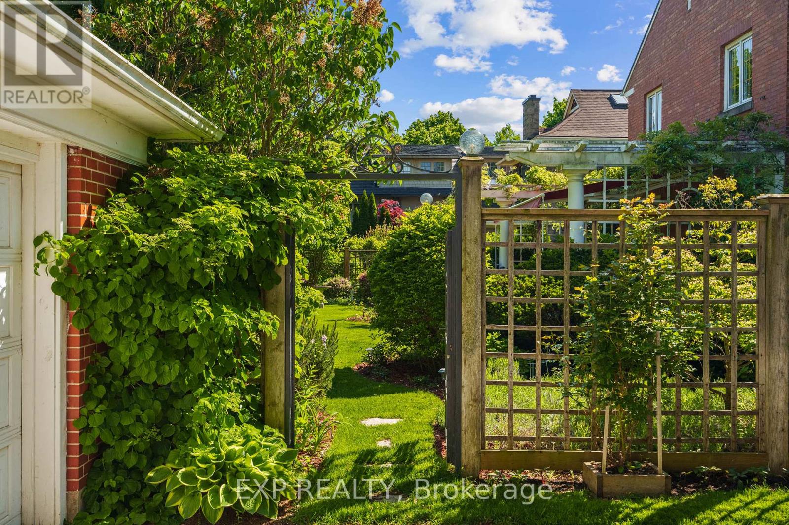 15 Trafalgar Street, St. Catharines, Ontario  L2R 3L9 - Photo 41 - X13237130