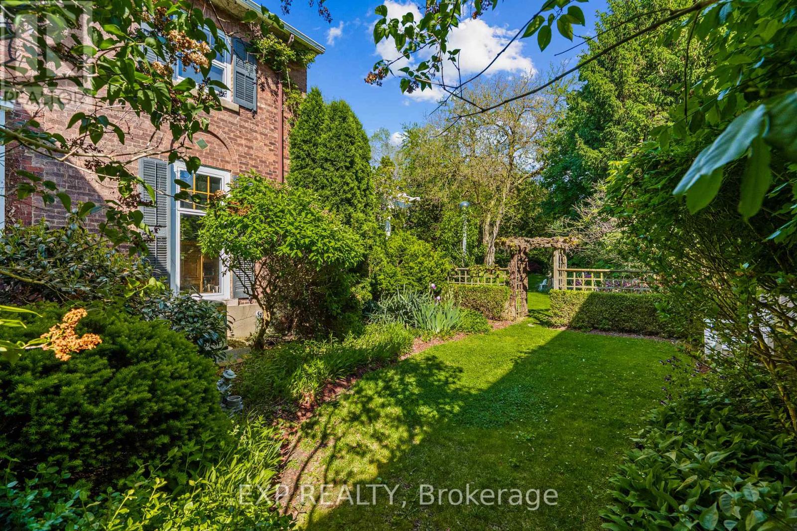 15 Trafalgar Street, St. Catharines, Ontario  L2R 3L9 - Photo 47 - X13237130