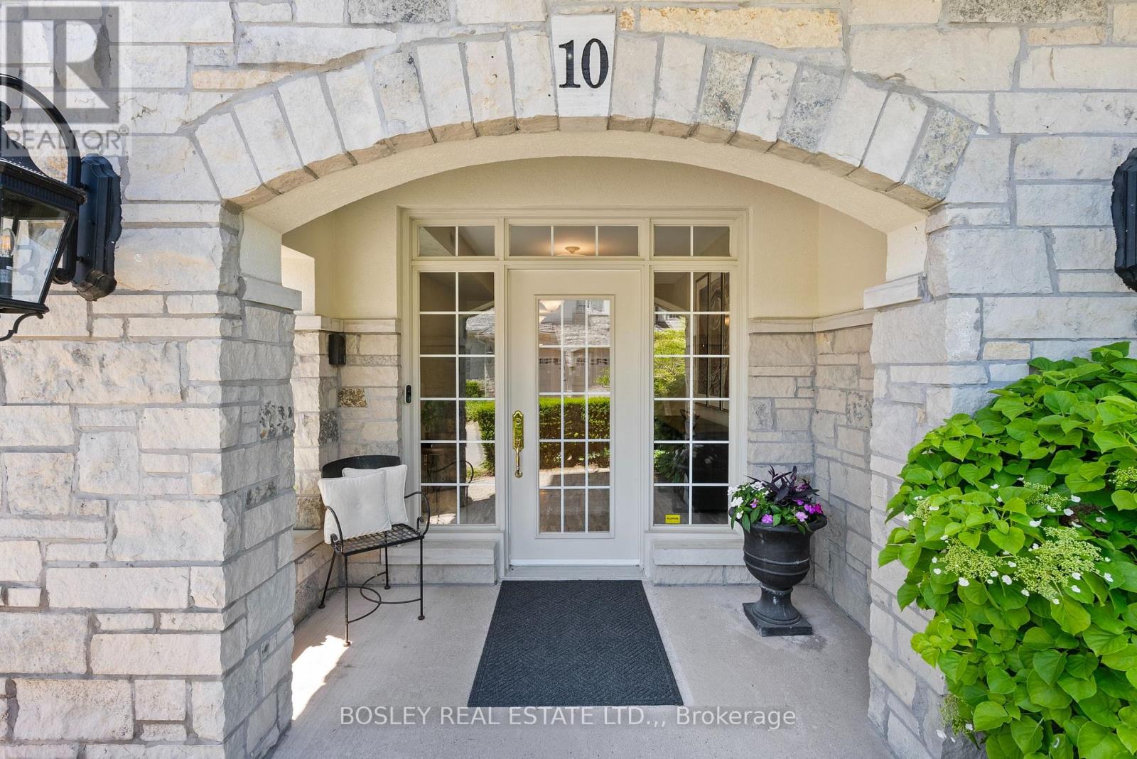 10 - 222 Ricardo Street, Niagara-On-The-Lake, Ontario  L0S 1J0 - Photo 3 - X13238466