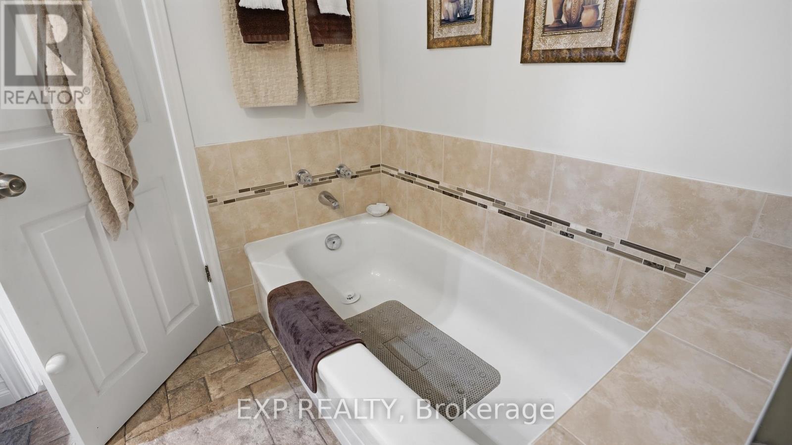 14 - 178 Scott Street, St. Catharines, Ontario  L2N 6Y5 - Photo 23 - X13238554