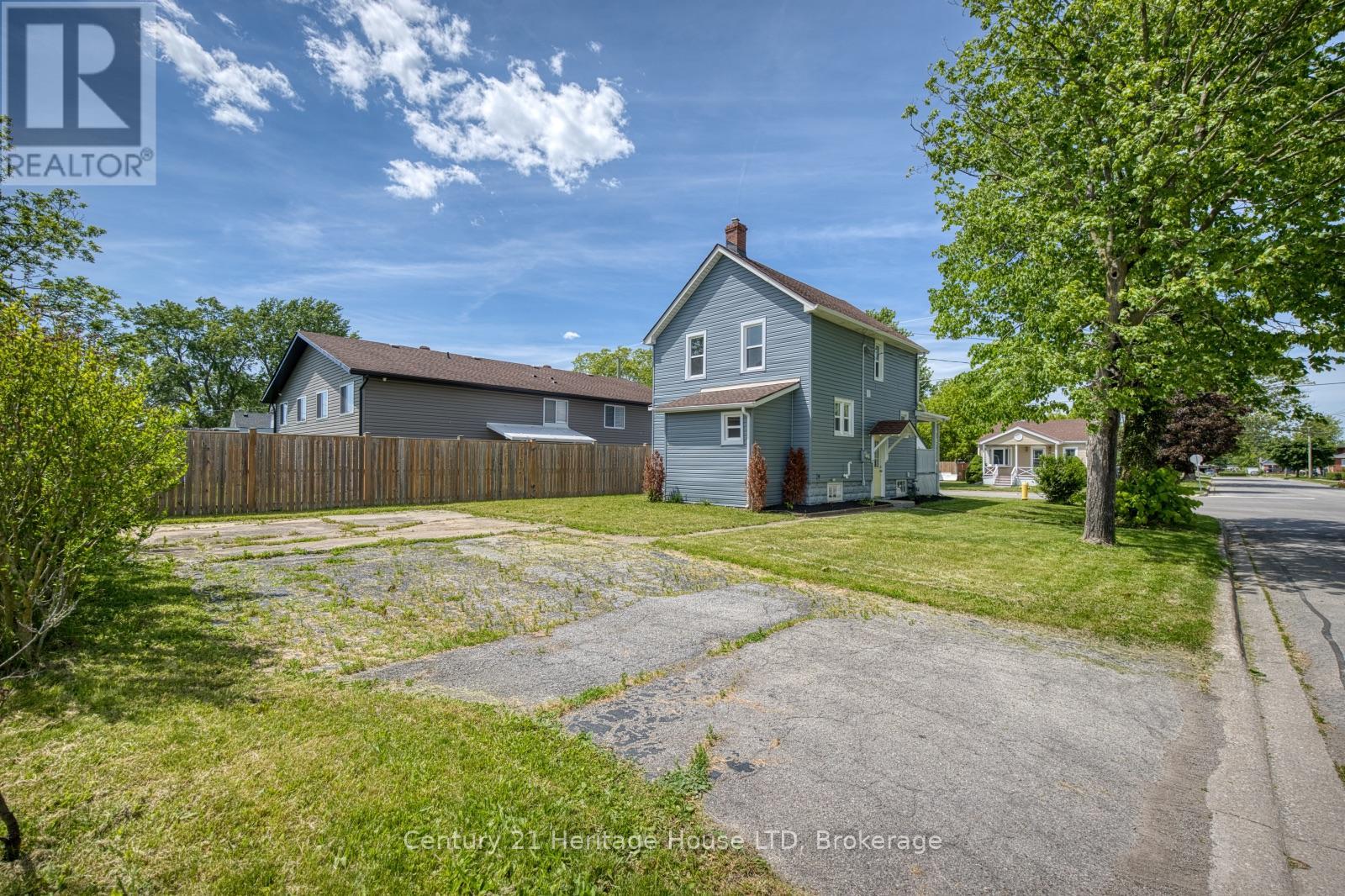218 Henrietta Street, Fort Erie, Ontario  L2A 2K5 - Photo 30 - X13239022