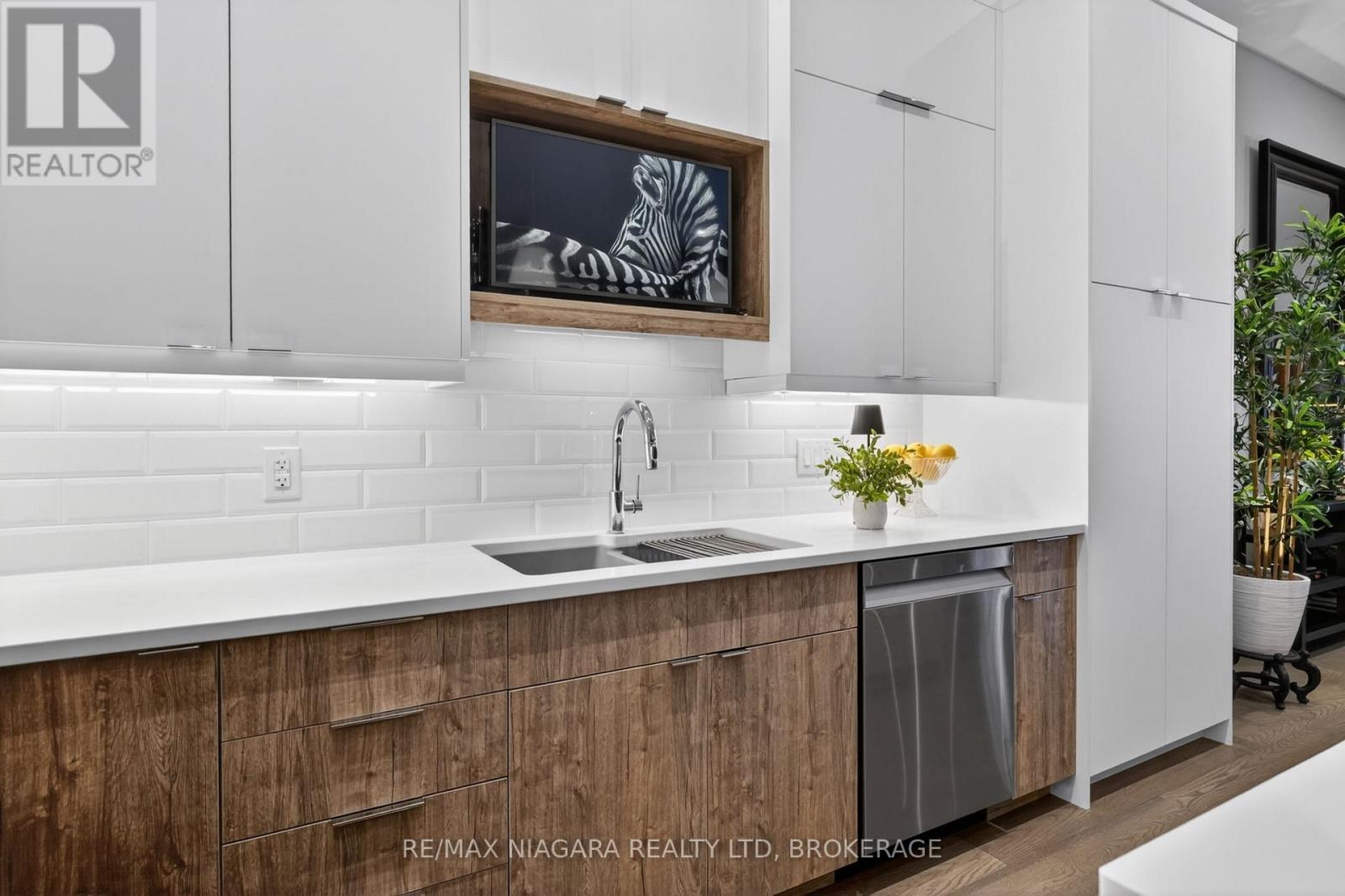 6 Mills Lane, Niagara-On-The-Lake, Ontario  L0S 1J0 - Photo 16 - X13240062