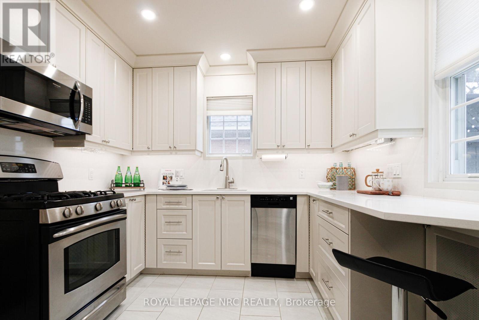 15 South Drive, St. Catharines, Ontario  L2R 4T9 - Photo 10 - X13240720