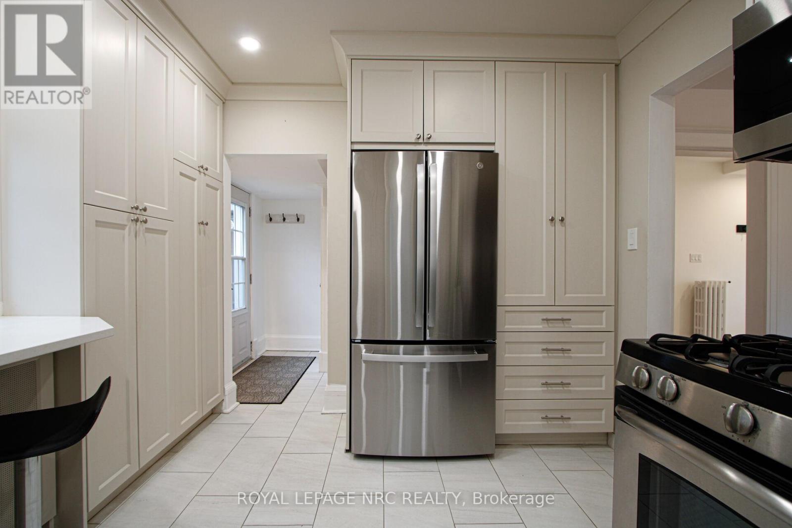 15 South Drive, St. Catharines, Ontario  L2R 4T9 - Photo 11 - X13240720