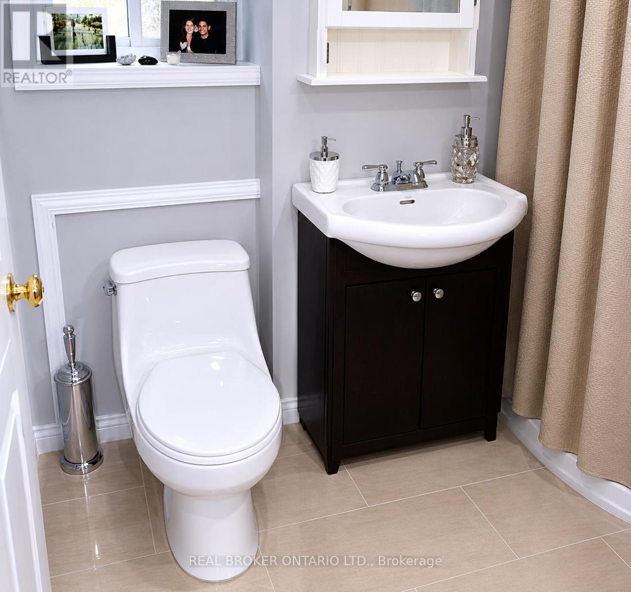 21 Saddler Street, Pelham, Ontario  L0S 1E4 - Photo 4 - X13240796