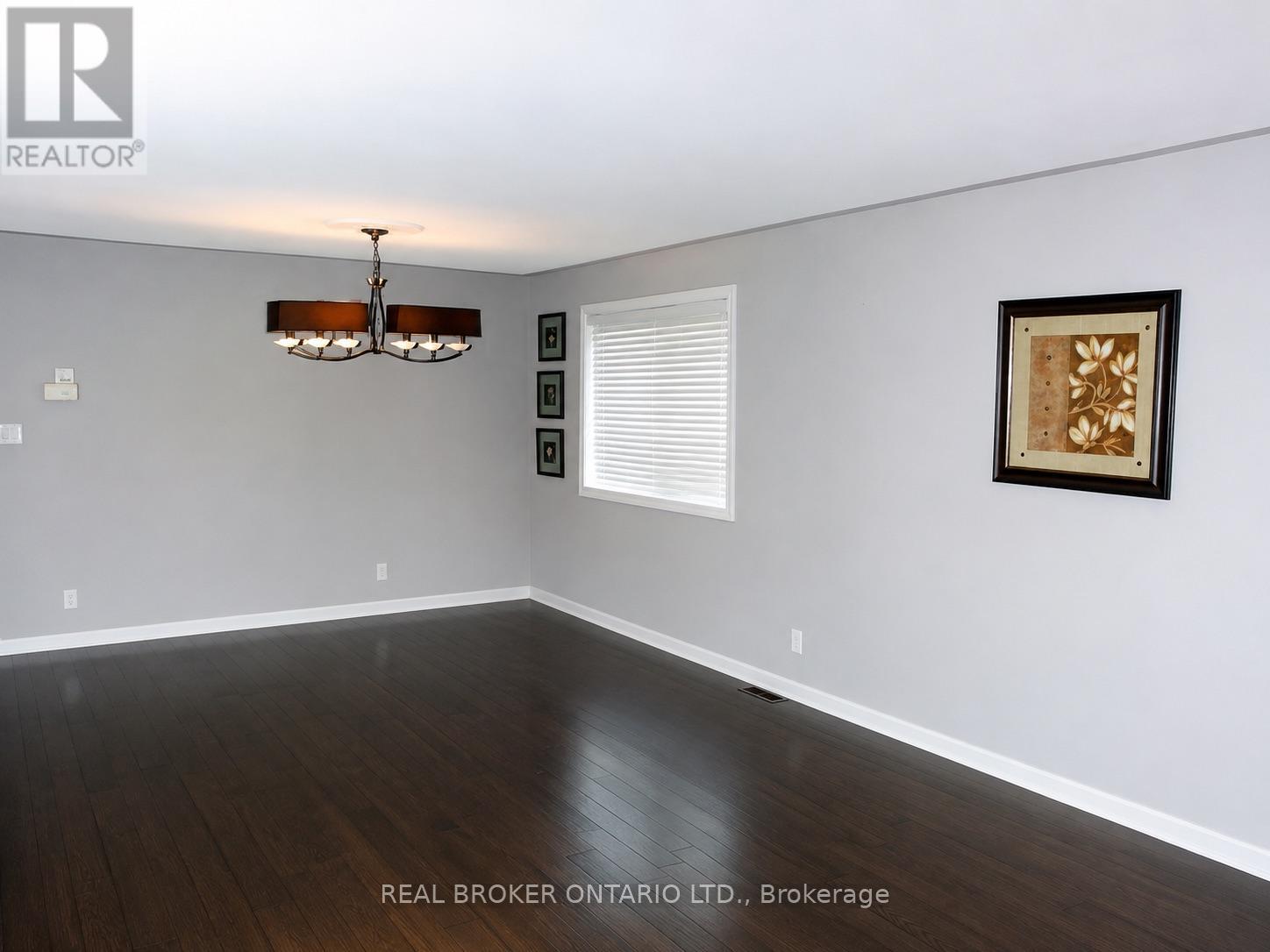 21 Saddler Street, Pelham, Ontario  L0S 1E4 - Photo 5 - X13240796