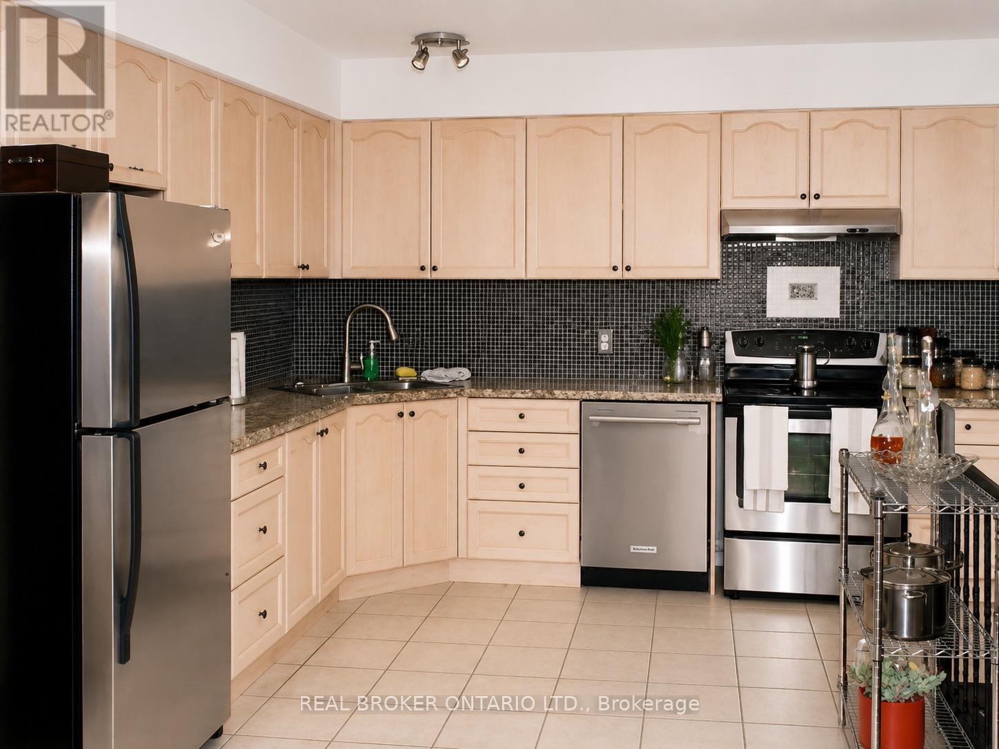 21 Saddler Street, Pelham, Ontario  L0S 1E4 - Photo 6 - X13240796