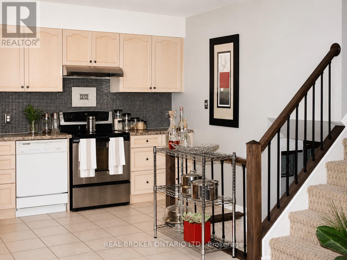 21 Saddler Street, Pelham, Ontario  L0S 1E4 - Photo 7 - X13240796