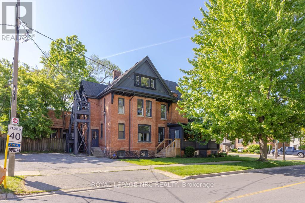58 Ontario Street, St. Catharines, Ontario  L2R 5J4 - Photo 2 - X13243504