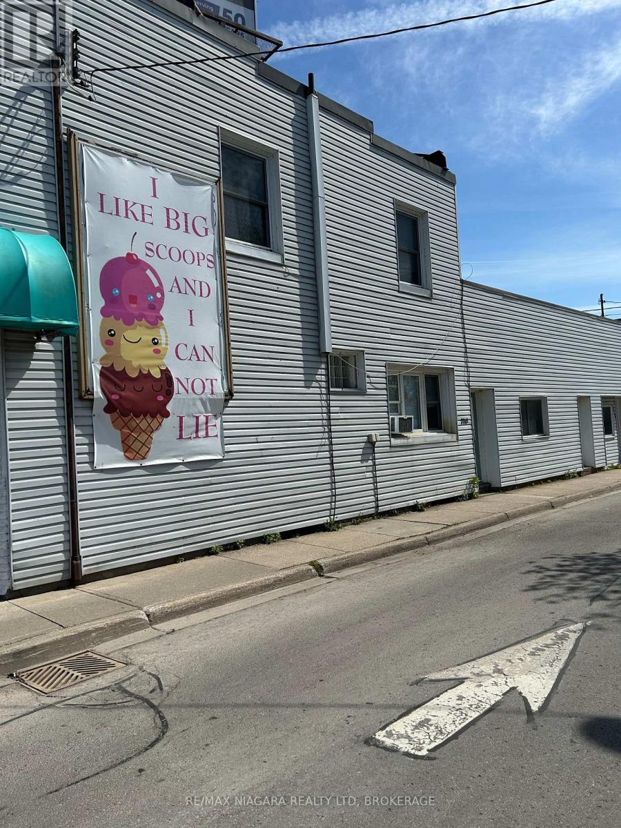 8164 Cummington Square W, Niagara Falls, Ontario  L2G 6V9 - Photo 2 - X13245450