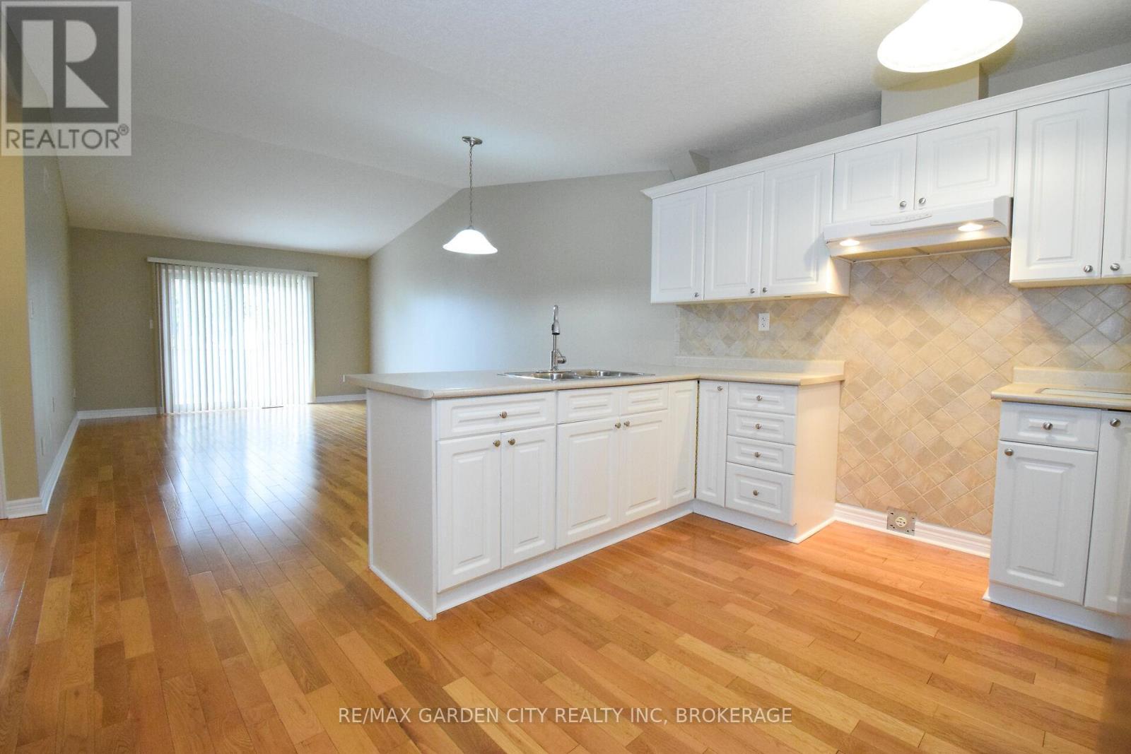 11 - 162 First Street, Welland, Ontario  L3B 4S2 - Photo 6 - X13246584