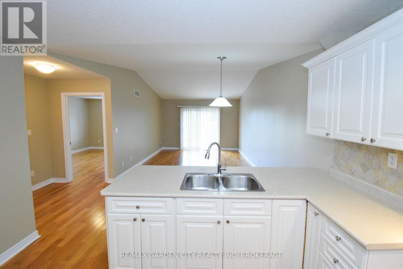 11 - 162 First Street, Welland, Ontario  L3B 4S2 - Photo 8 - X13246584