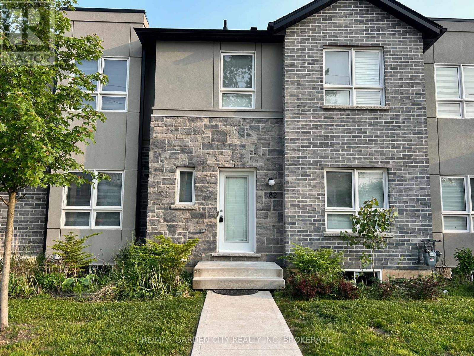 8 - 182 BROADWAY LANE, Welland, Ontario