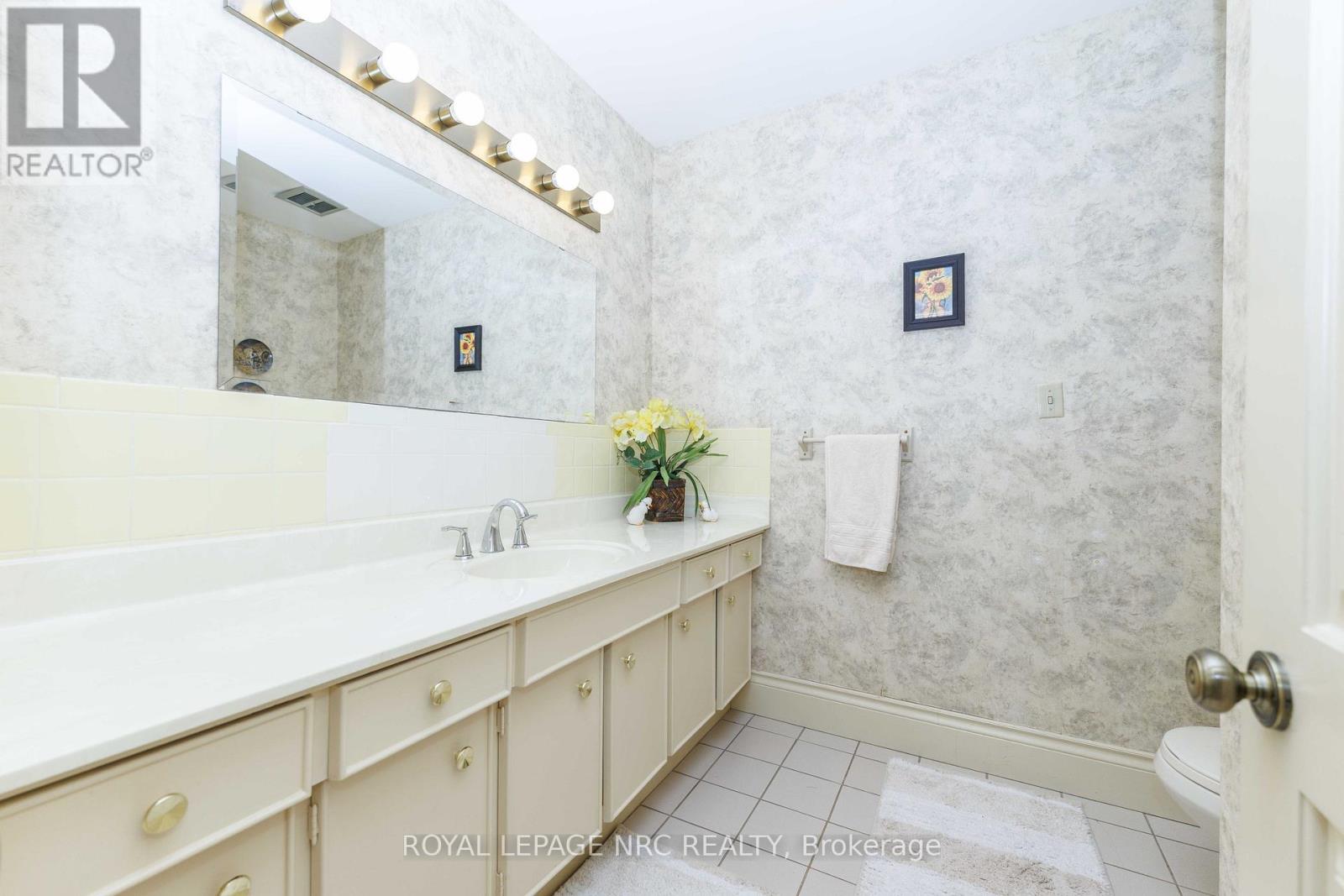 1273 Winding Trail, Mississauga, Ontario  L4Y 2T9 - Photo 19 - W13248556