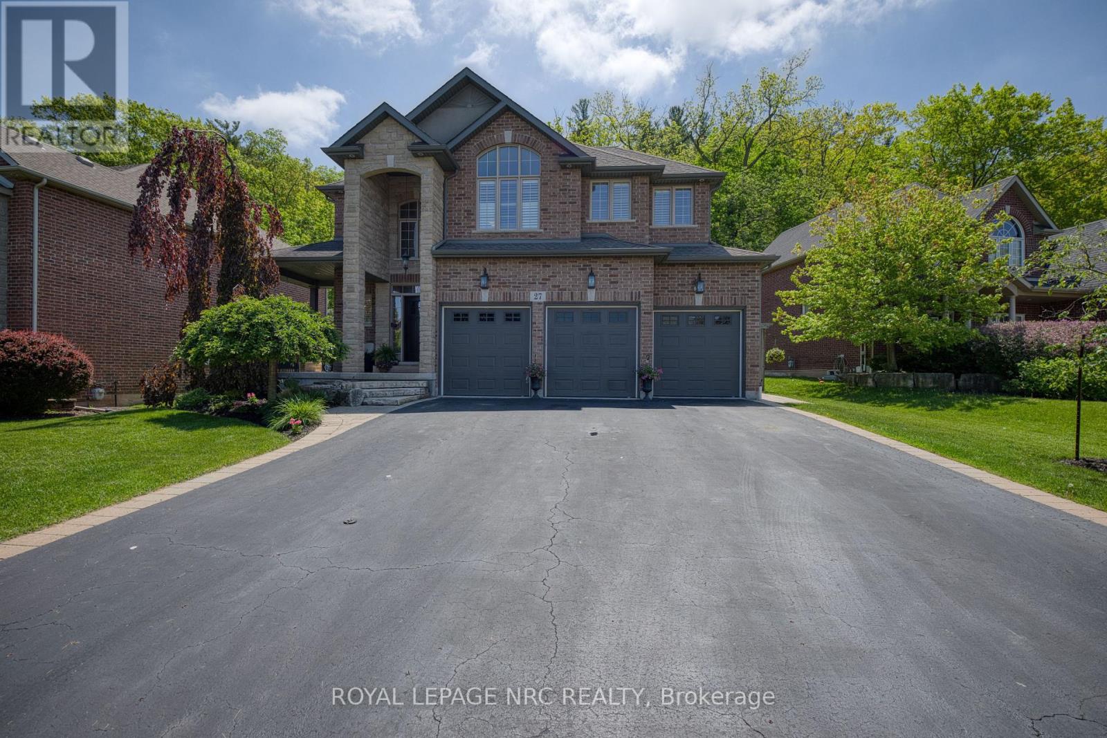 27 Bell Avenue, Grimsby, Ontario  L3M 1B2 - Photo 3 - X13248462