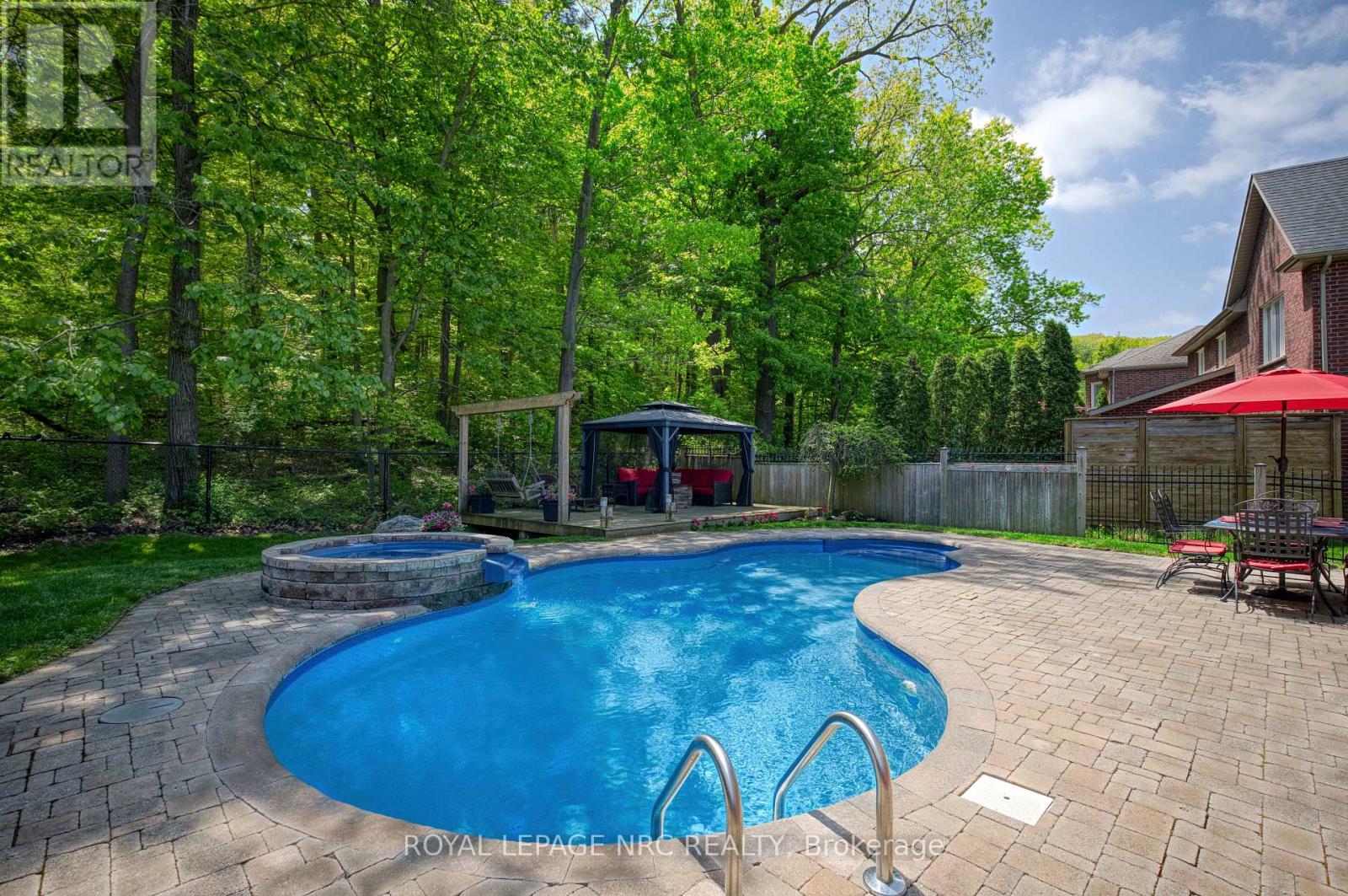 27 Bell Avenue, Grimsby, Ontario  L3M 1B2 - Photo 5 - X13248462