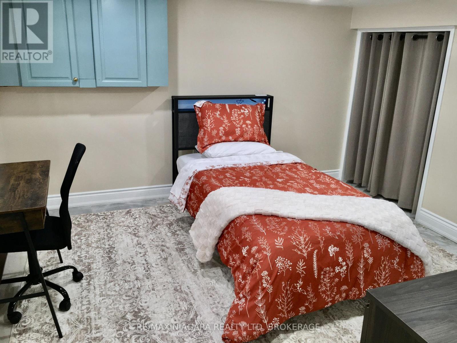 Bedroom 2 - 3968 St Peter Avenue, Niagara Falls, Ontario  L2J 2N8 - Photo 13 - X13248814