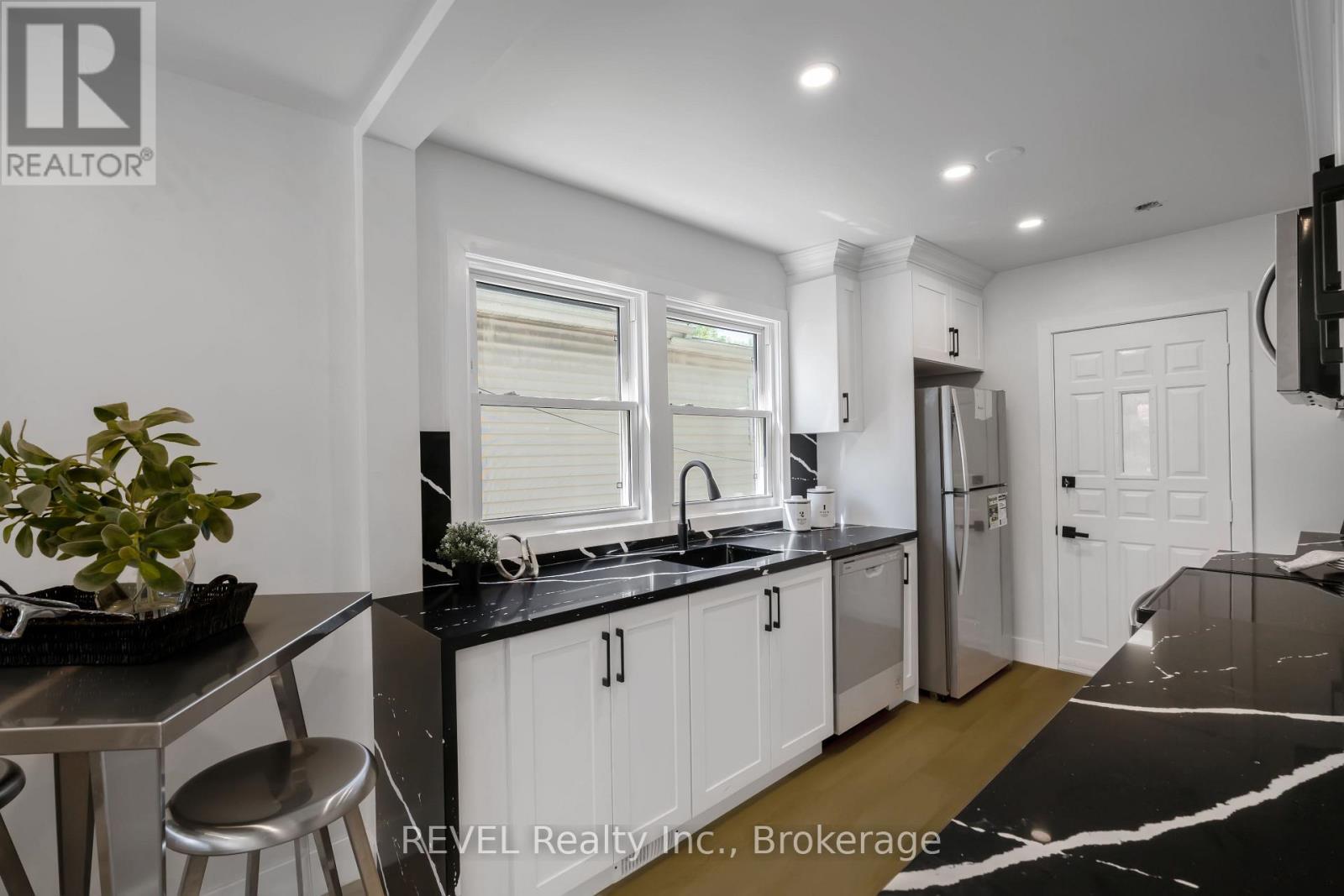 5261 Buchanan Avenue, Niagara Falls, Ontario  L2E 5A7 - Photo 10 - X13249556