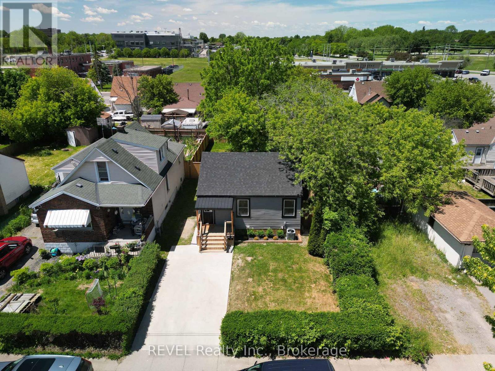 5261 Buchanan Avenue, Niagara Falls, Ontario  L2E 5A7 - Photo 3 - X13249556