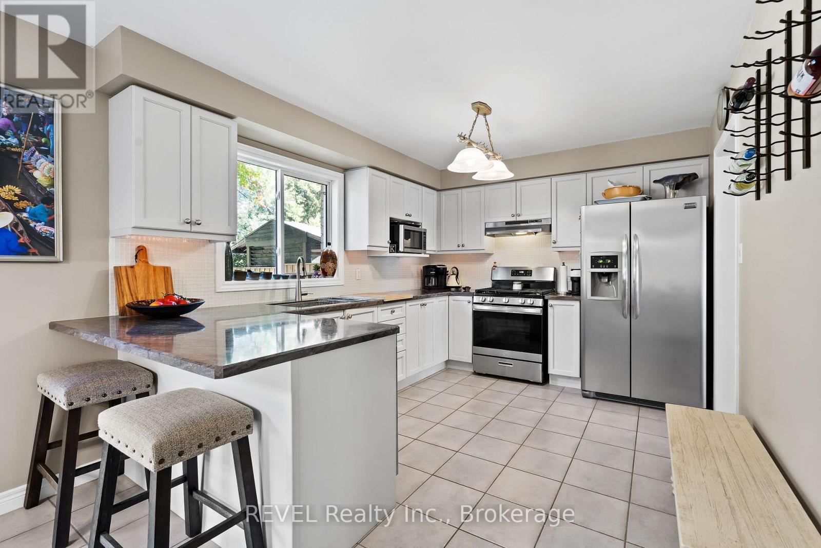 98 Debora Drive, Grimsby, Ontario  L3M 4J3 - Photo 23 - X13249968