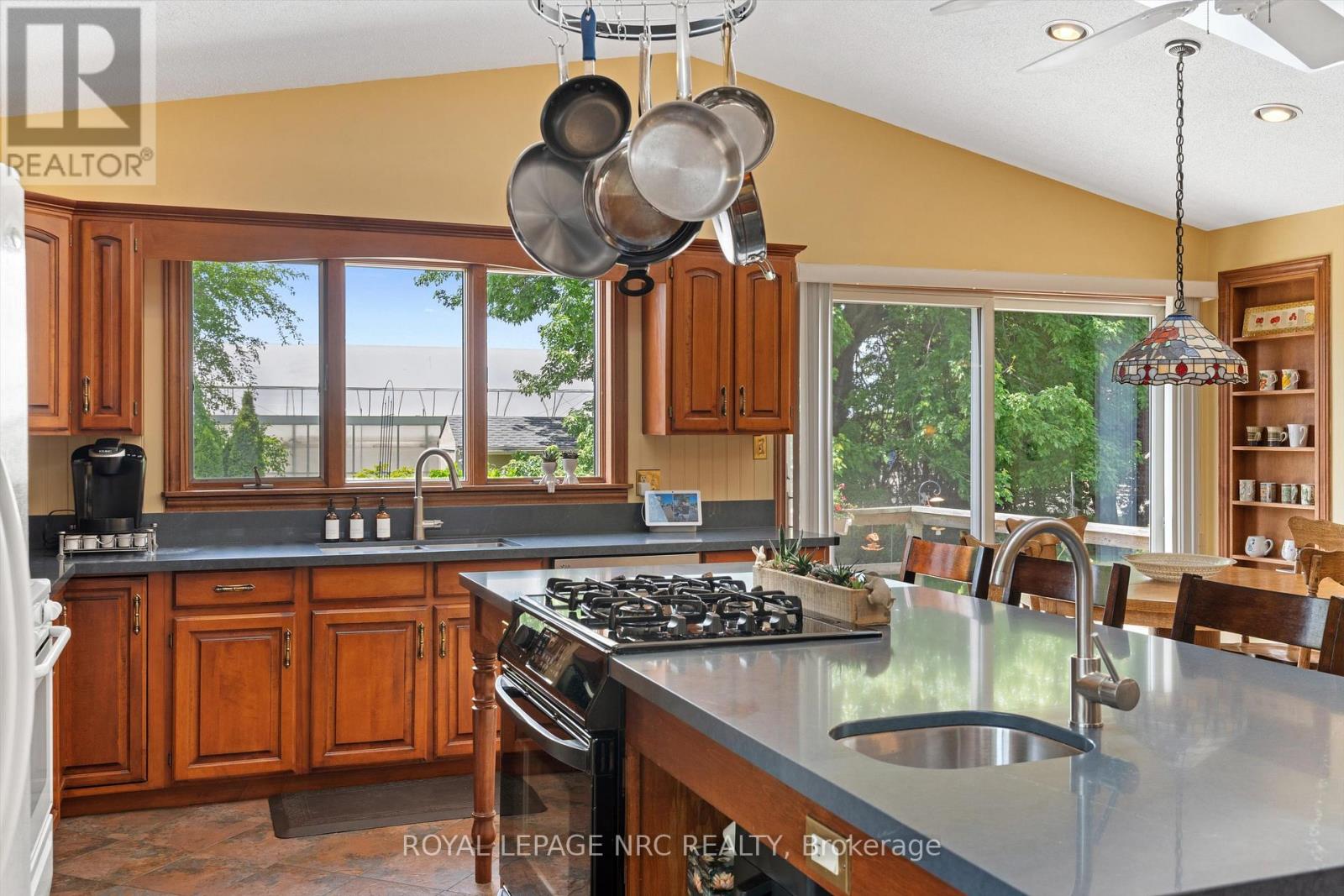 1287 Third St Louth, St. Catharines, Ontario  L2R 6P9 - Photo 12 - X13250308