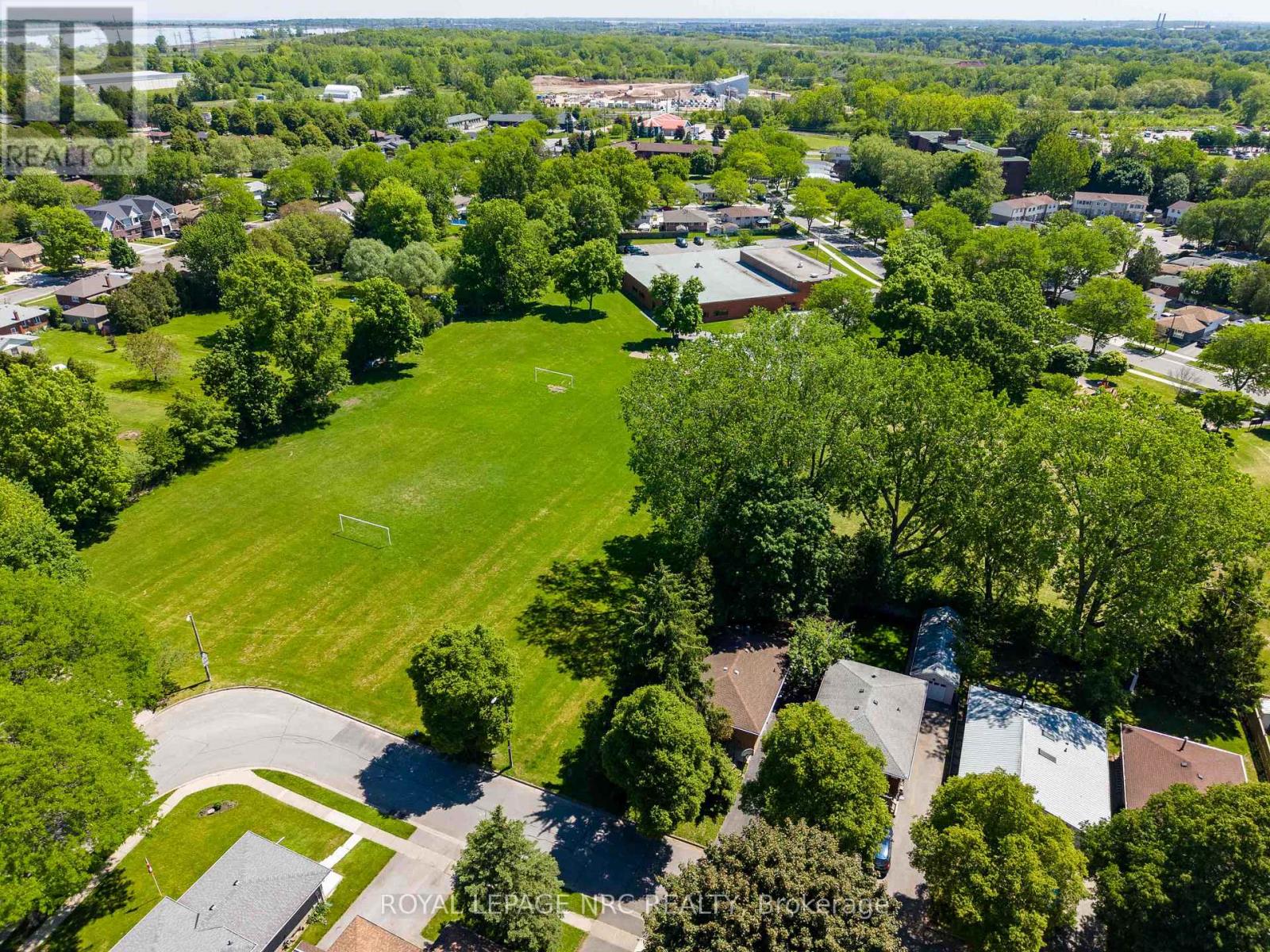 3265 Addison Avenue, Niagara Falls, Ontario  L2J 3K6 - Photo 4 - X13410056
