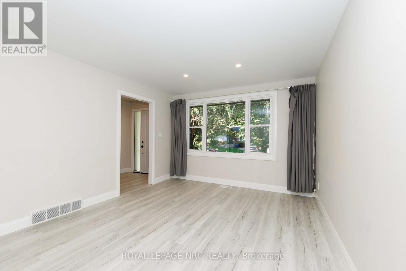 3265 Addison Avenue, Niagara Falls, Ontario  L2J 3K6 - Photo 8 - X13410056