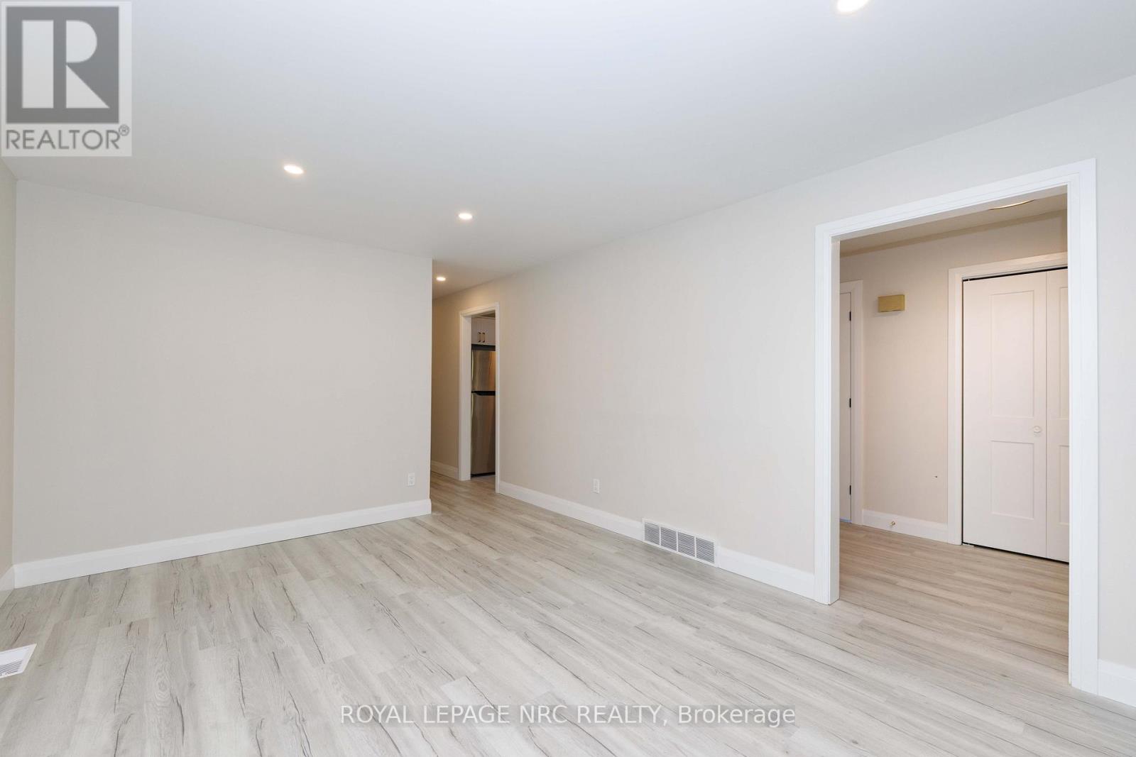 3265 Addison Avenue, Niagara Falls, Ontario  L2J 3K6 - Photo 9 - X13410056
