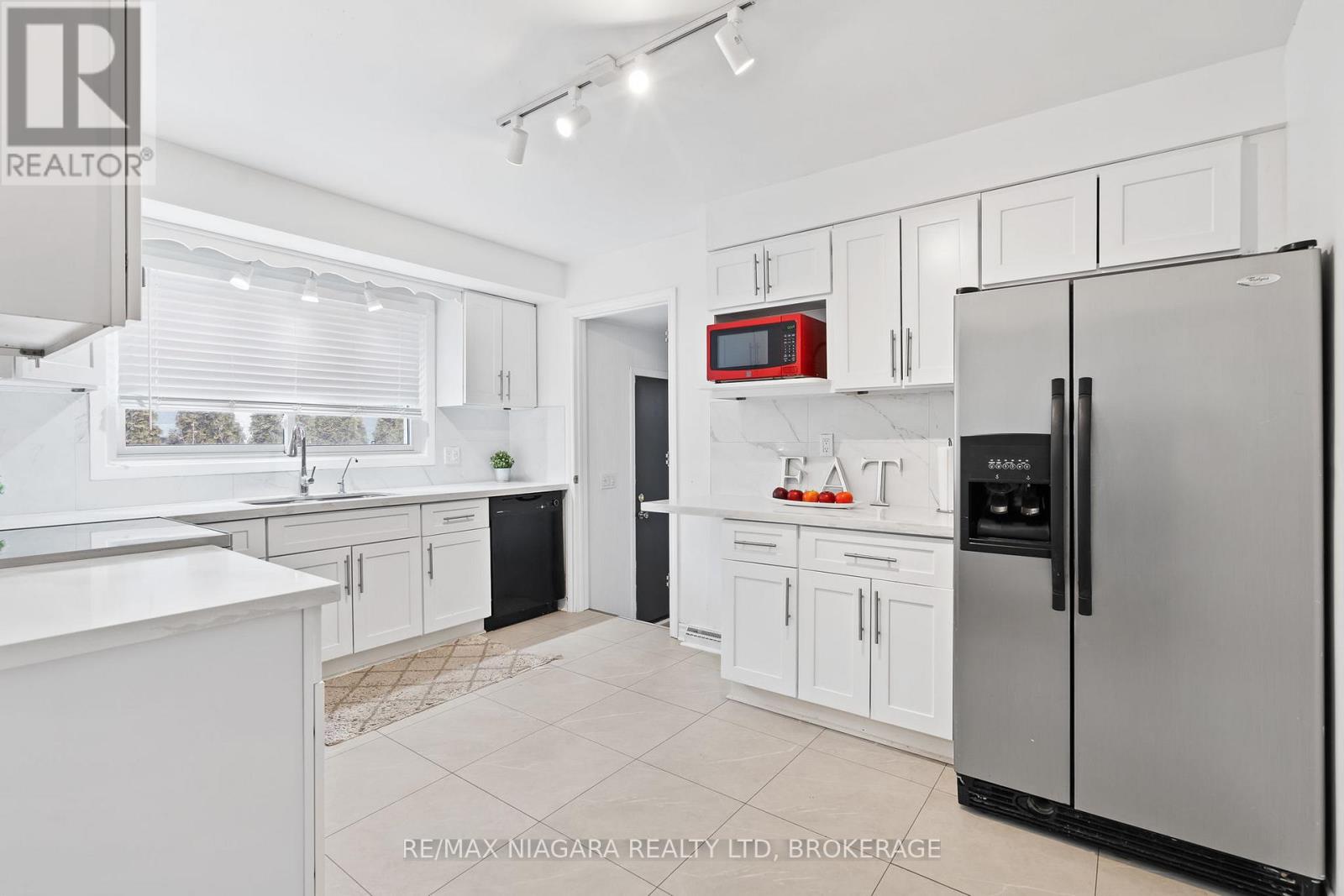 4 Tanner Circle, St. Catharines, Ontario  L2N 3M9 - Photo 10 - X13411274