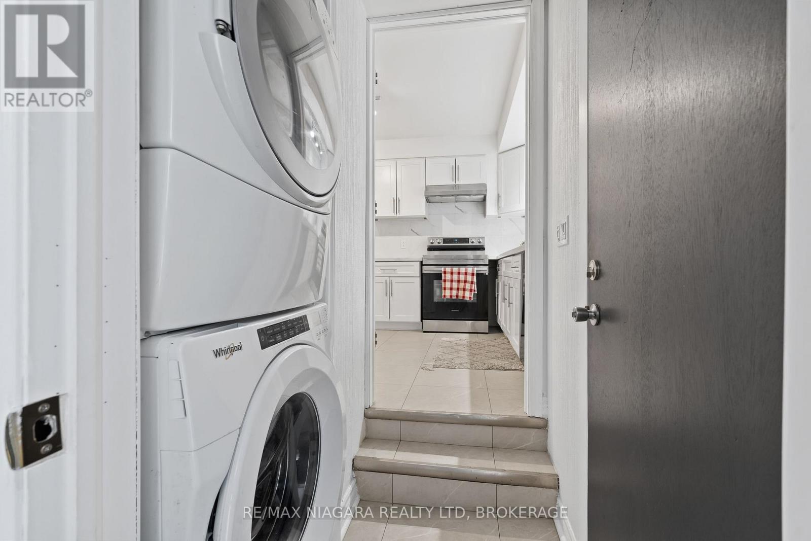 4 Tanner Circle, St. Catharines, Ontario  L2N 3M9 - Photo 12 - X13411274