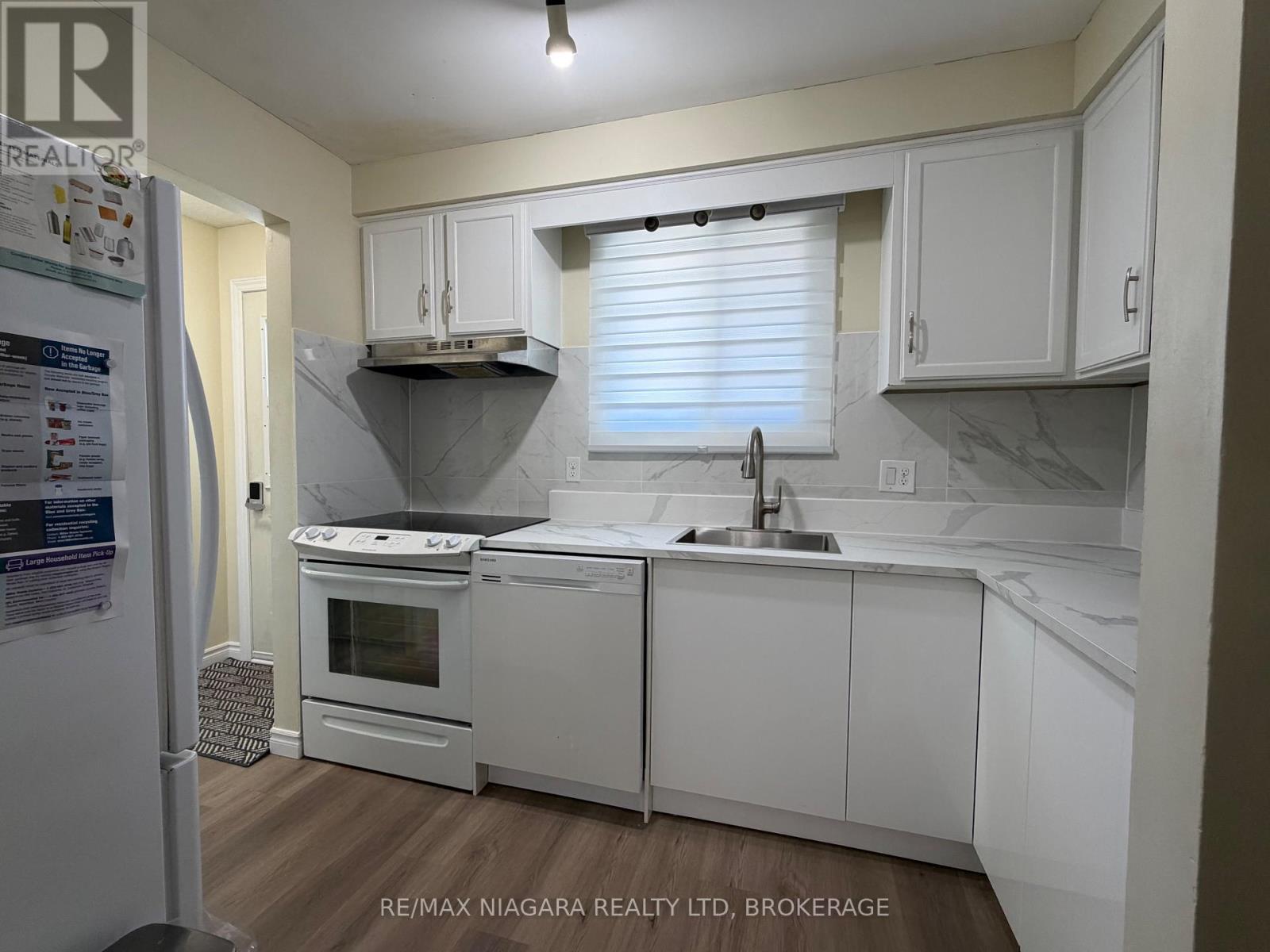 Upper - 27 Nottingham Court, Welland, Ontario  L3C 5X4 - Photo 4 - X13411432