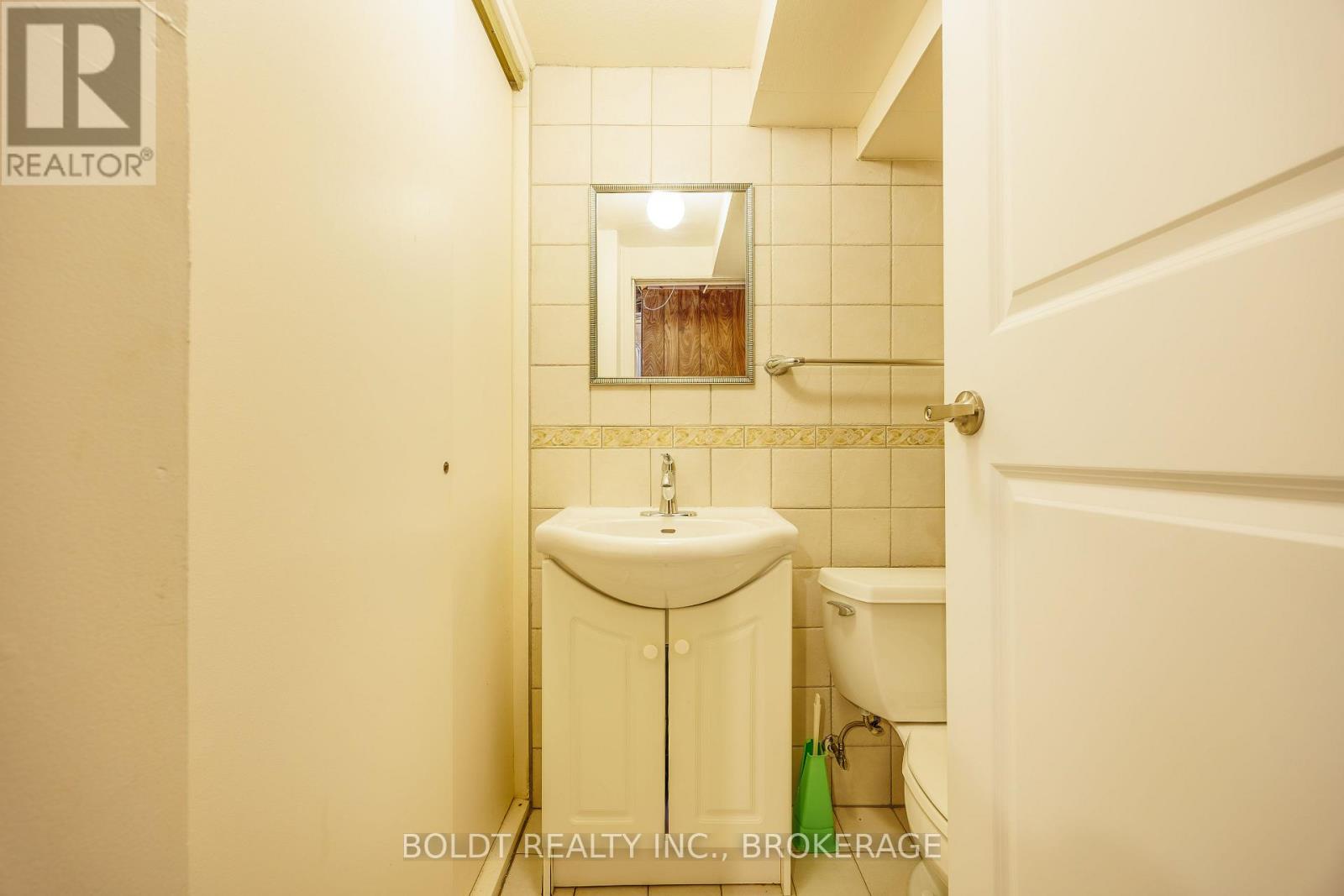 Unit#2 - 127 Louth Street, St. Catharines, Ontario  L2S 2T8 - Photo 14 - X13411814