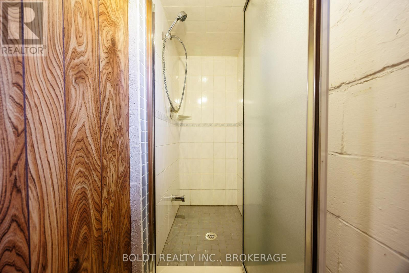 Unit#2 - 127 Louth Street, St. Catharines, Ontario  L2S 2T8 - Photo 15 - X13411814