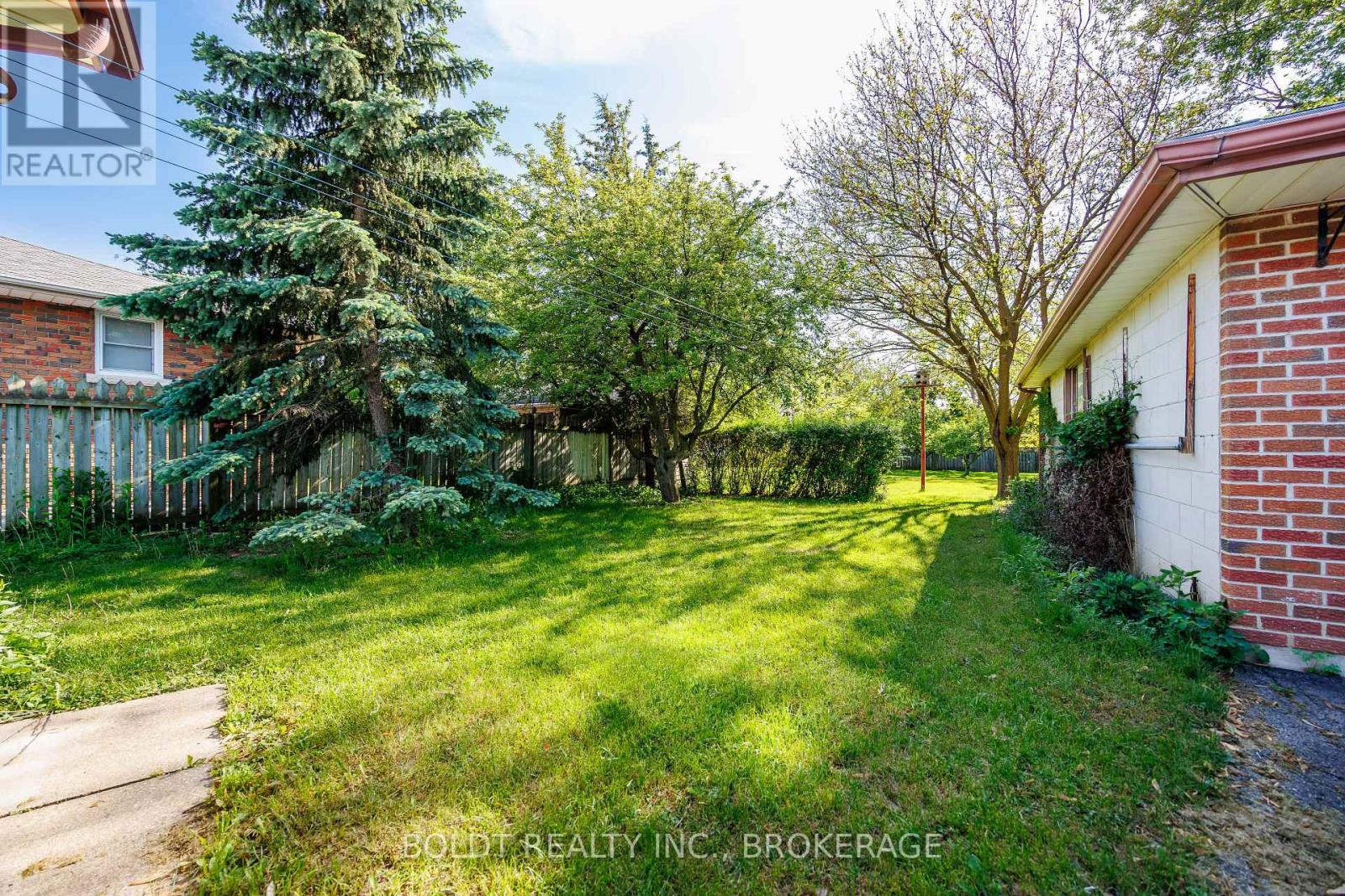 Unit#2 - 127 Louth Street, St. Catharines, Ontario  L2S 2T8 - Photo 16 - X13411814