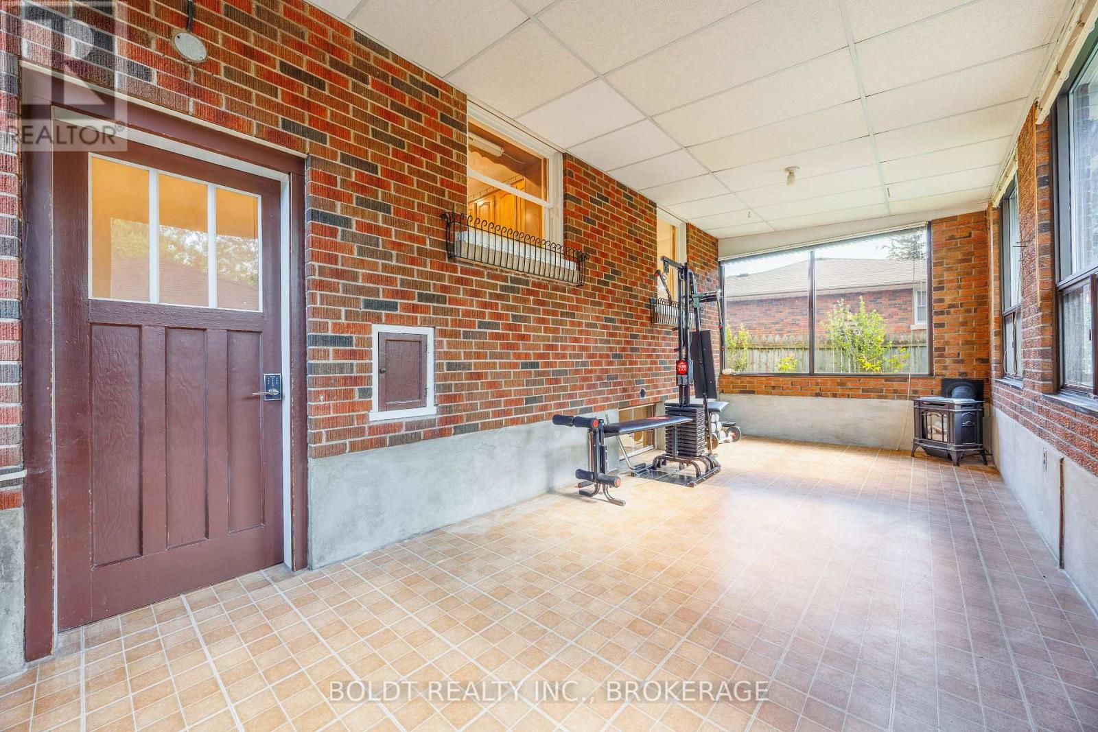 Unit#2 - 127 Louth Street, St. Catharines, Ontario  L2S 2T8 - Photo 2 - X13411814