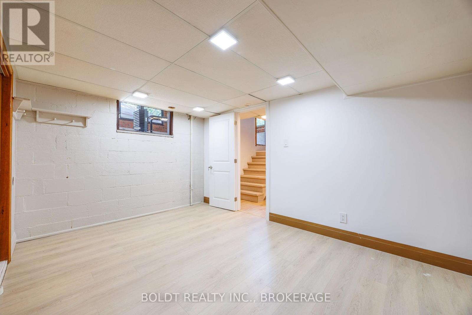 Unit#2 - 127 Louth Street, St. Catharines, Ontario  L2S 2T8 - Photo 5 - X13411814