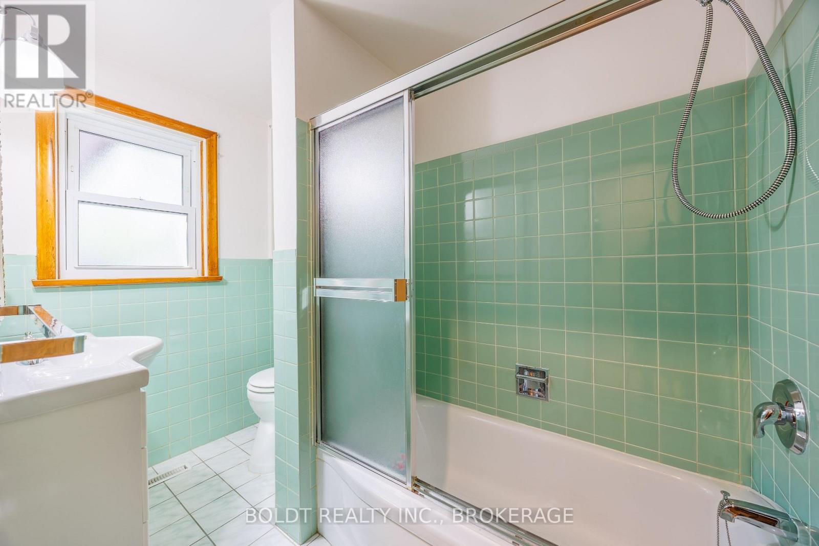 Unit#1 - 127 Louth Street, St. Catharines, Ontario  L2S 2T8 - Photo 14 - X13411816