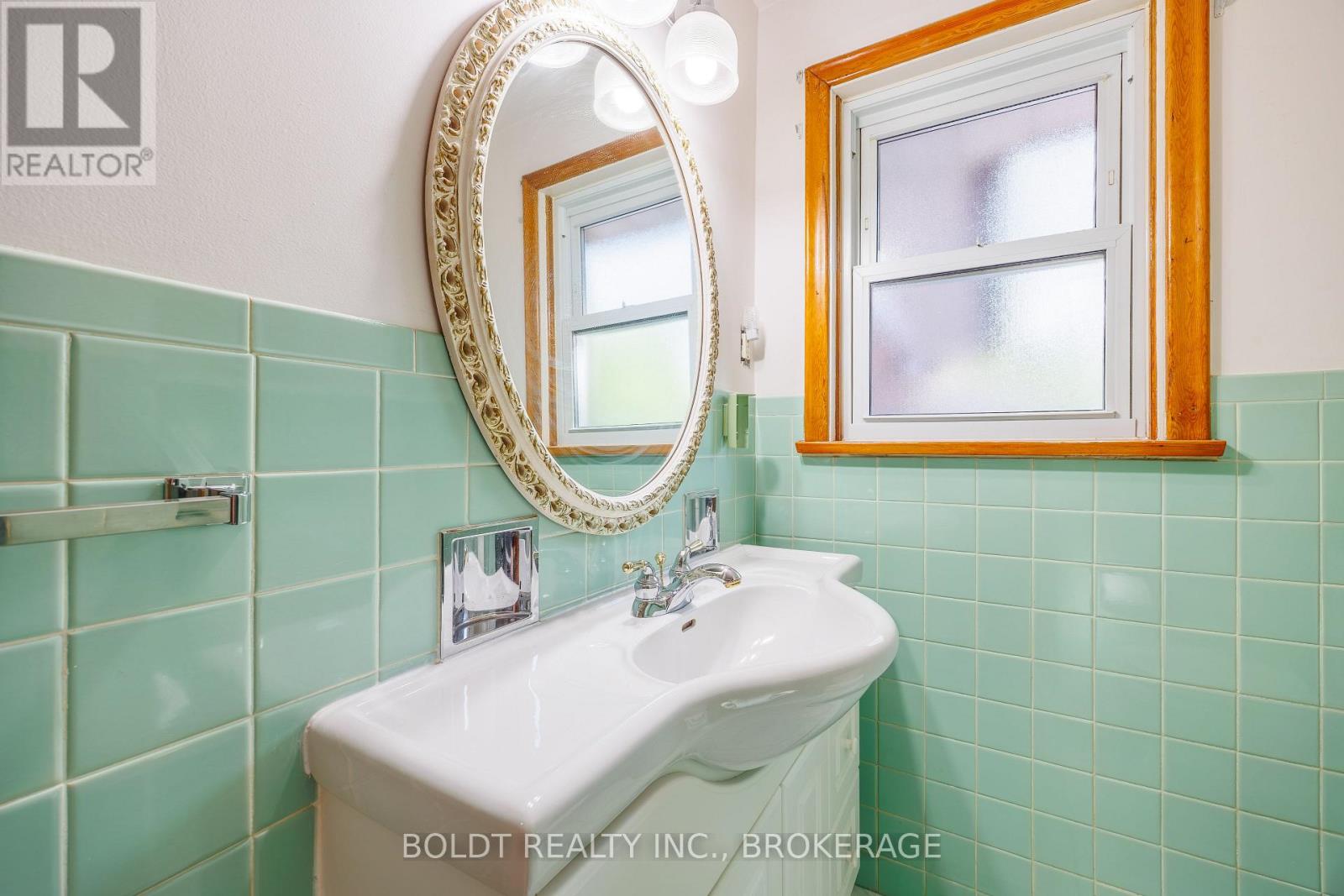 Unit#1 - 127 Louth Street, St. Catharines, Ontario  L2S 2T8 - Photo 16 - X13411816