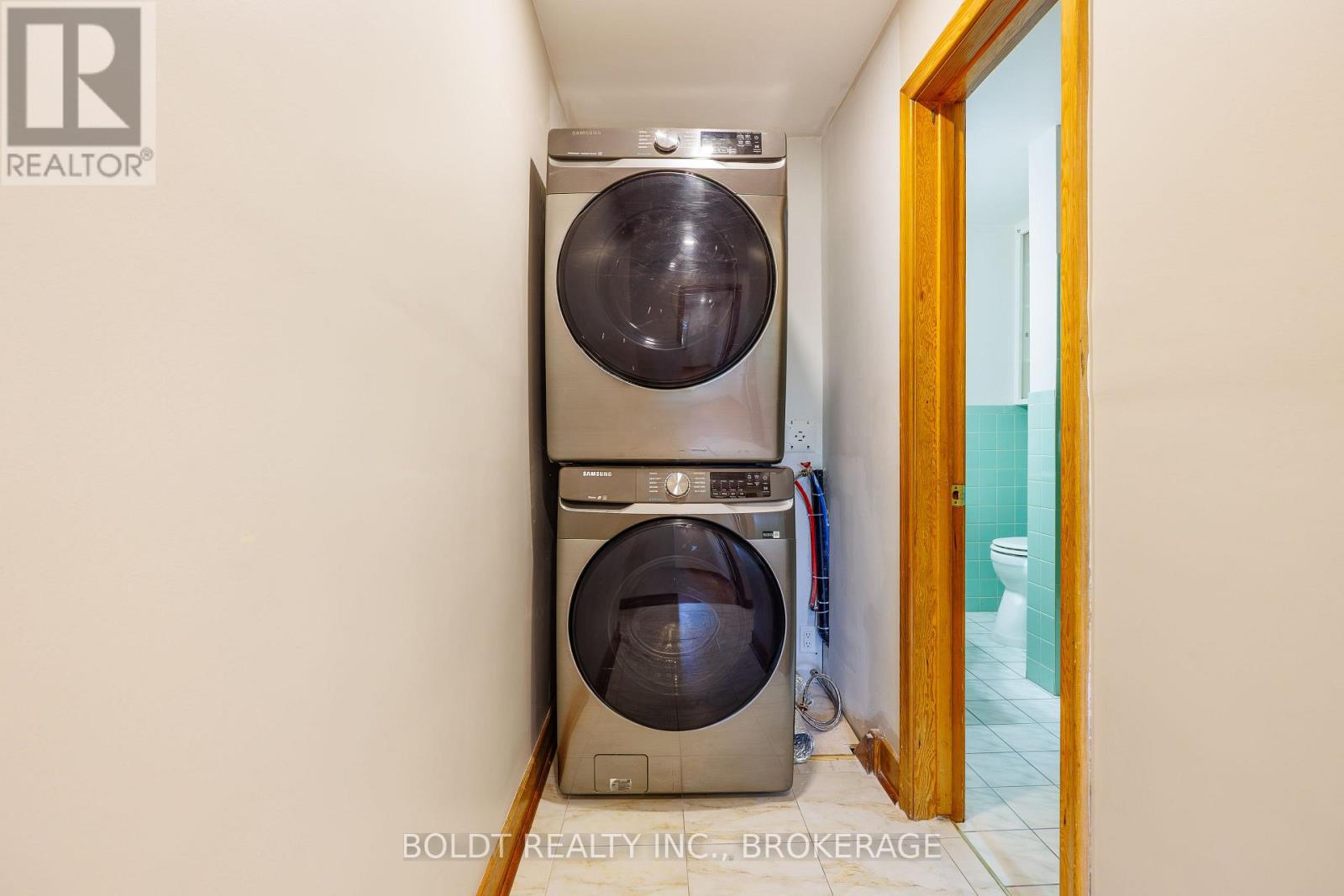 Unit#1 - 127 Louth Street, St. Catharines, Ontario  L2S 2T8 - Photo 17 - X13411816