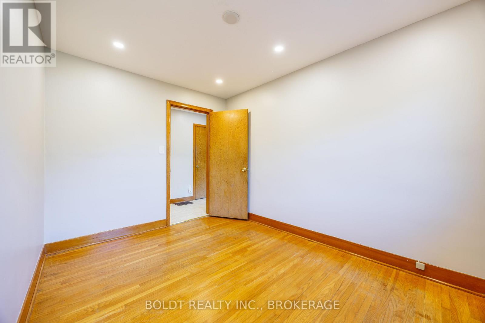 Unit#1 - 127 Louth Street, St. Catharines, Ontario  L2S 2T8 - Photo 19 - X13411816