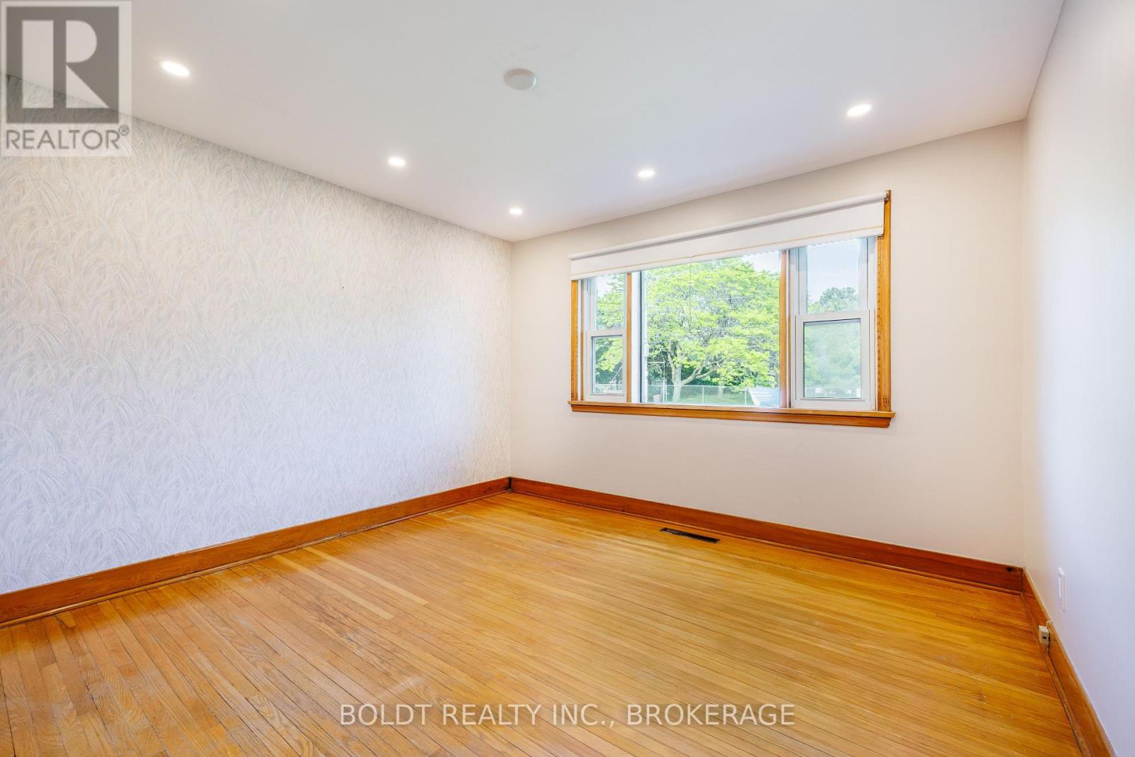 Unit#1 - 127 Louth Street, St. Catharines, Ontario  L2S 2T8 - Photo 20 - X13411816