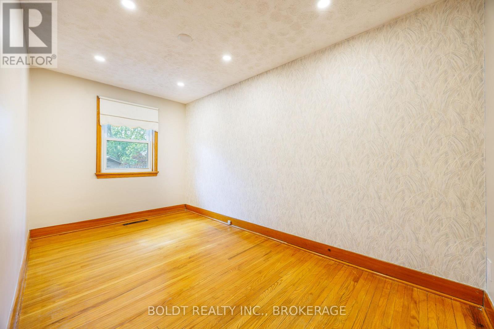Unit#1 - 127 Louth Street, St. Catharines, Ontario  L2S 2T8 - Photo 22 - X13411816