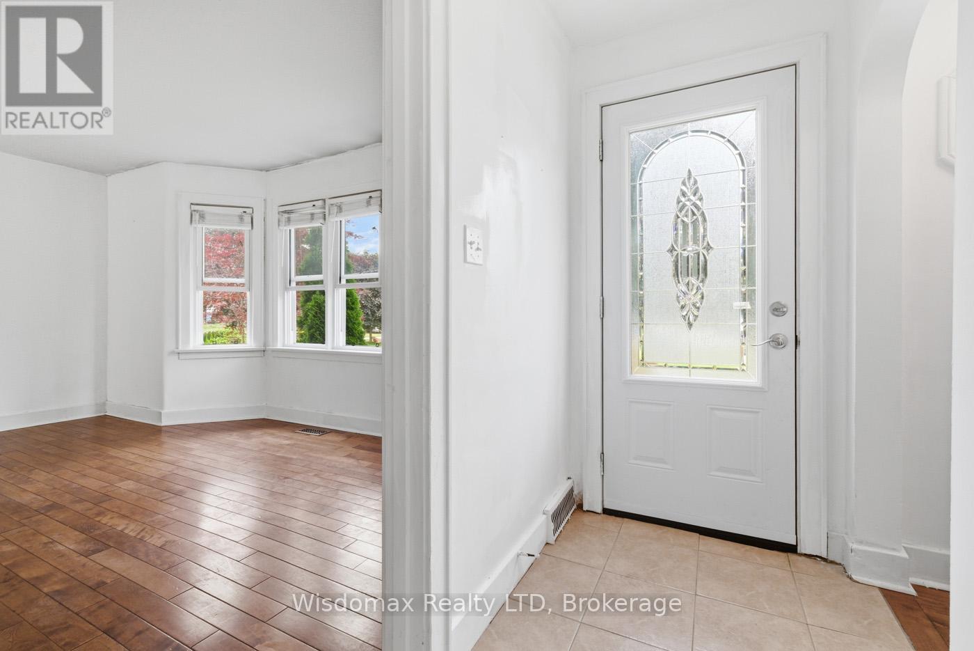 5782 Mouland Street, Niagara Falls, Ontario  L2G 5N7 - Photo 4 - X13412740