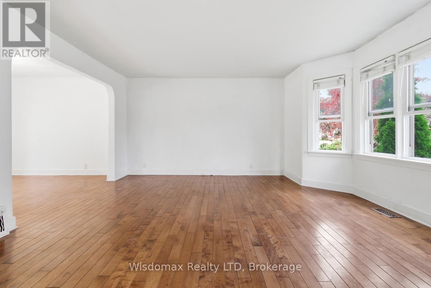 5782 Mouland Street, Niagara Falls, Ontario  L2G 5N7 - Photo 5 - X13412740