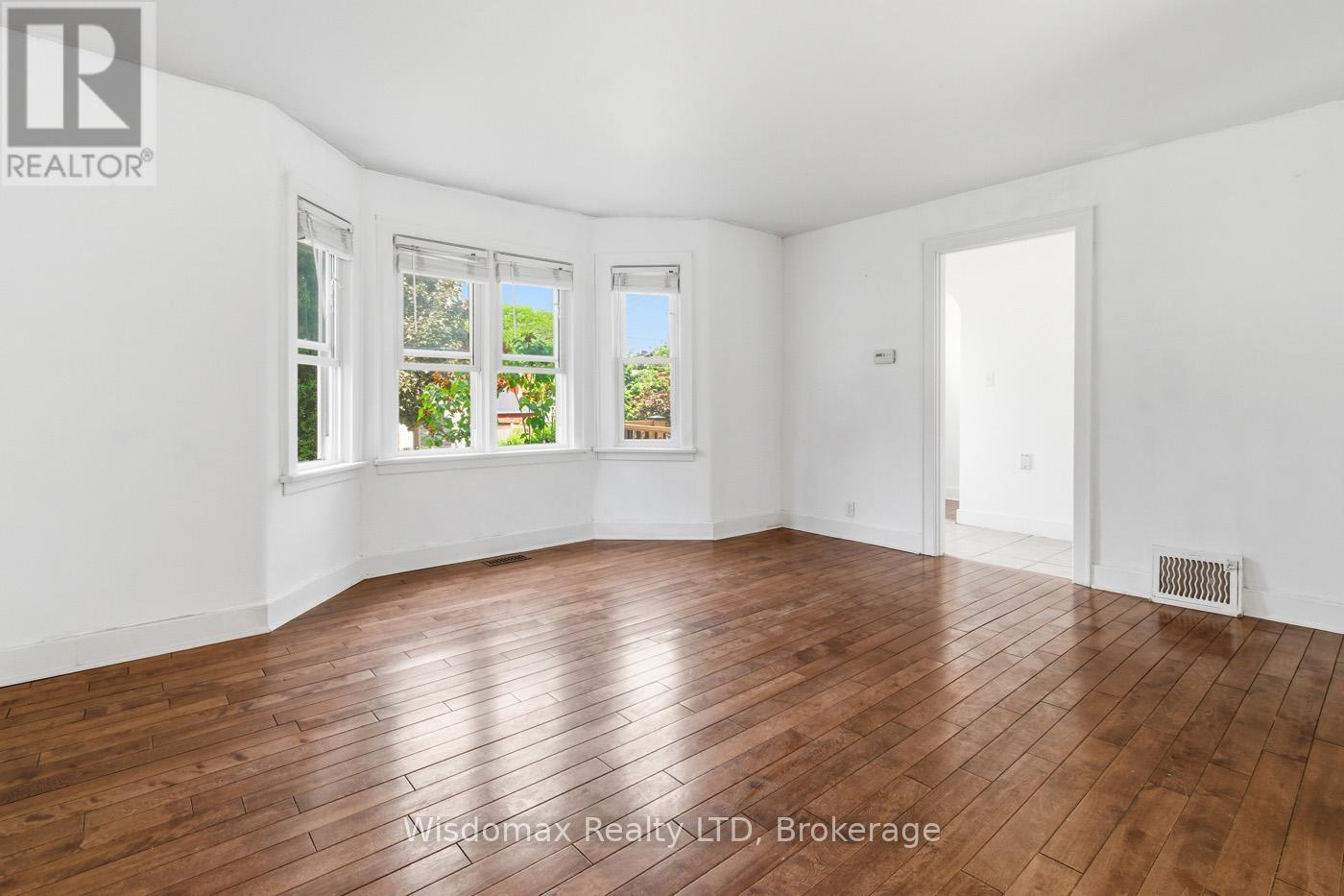 5782 Mouland Street, Niagara Falls, Ontario  L2G 5N7 - Photo 6 - X13412740