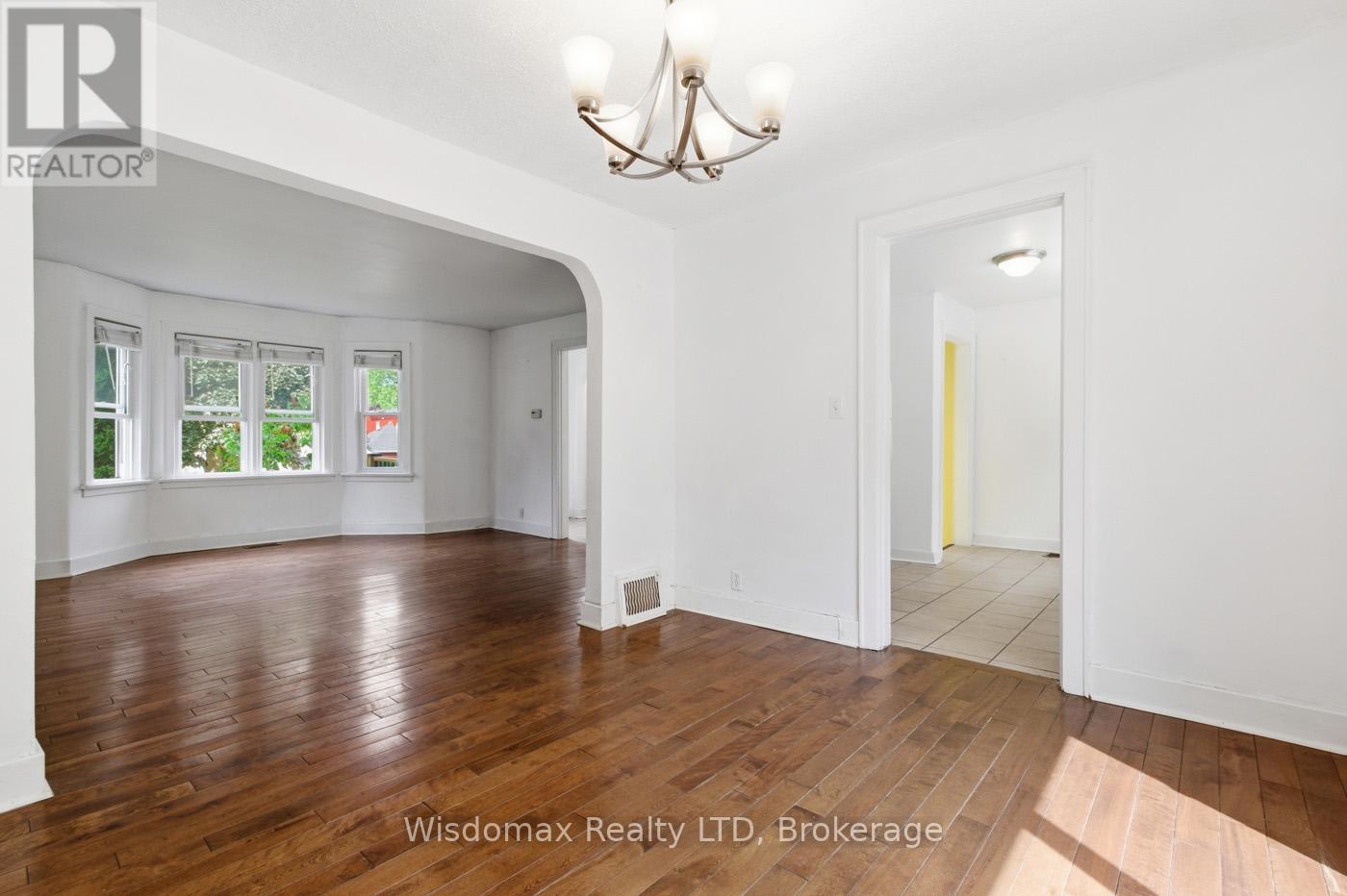5782 Mouland Street, Niagara Falls, Ontario  L2G 5N7 - Photo 9 - X13412740