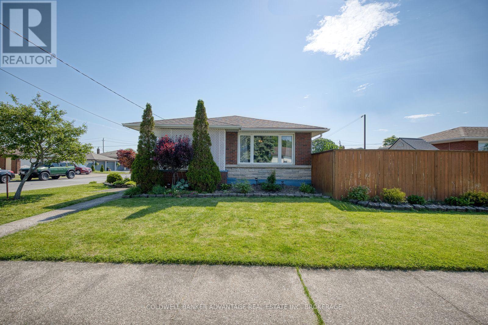 813 Harriet Street, Welland, Ontario  L3B 2J5 - Photo 3 - X13413112