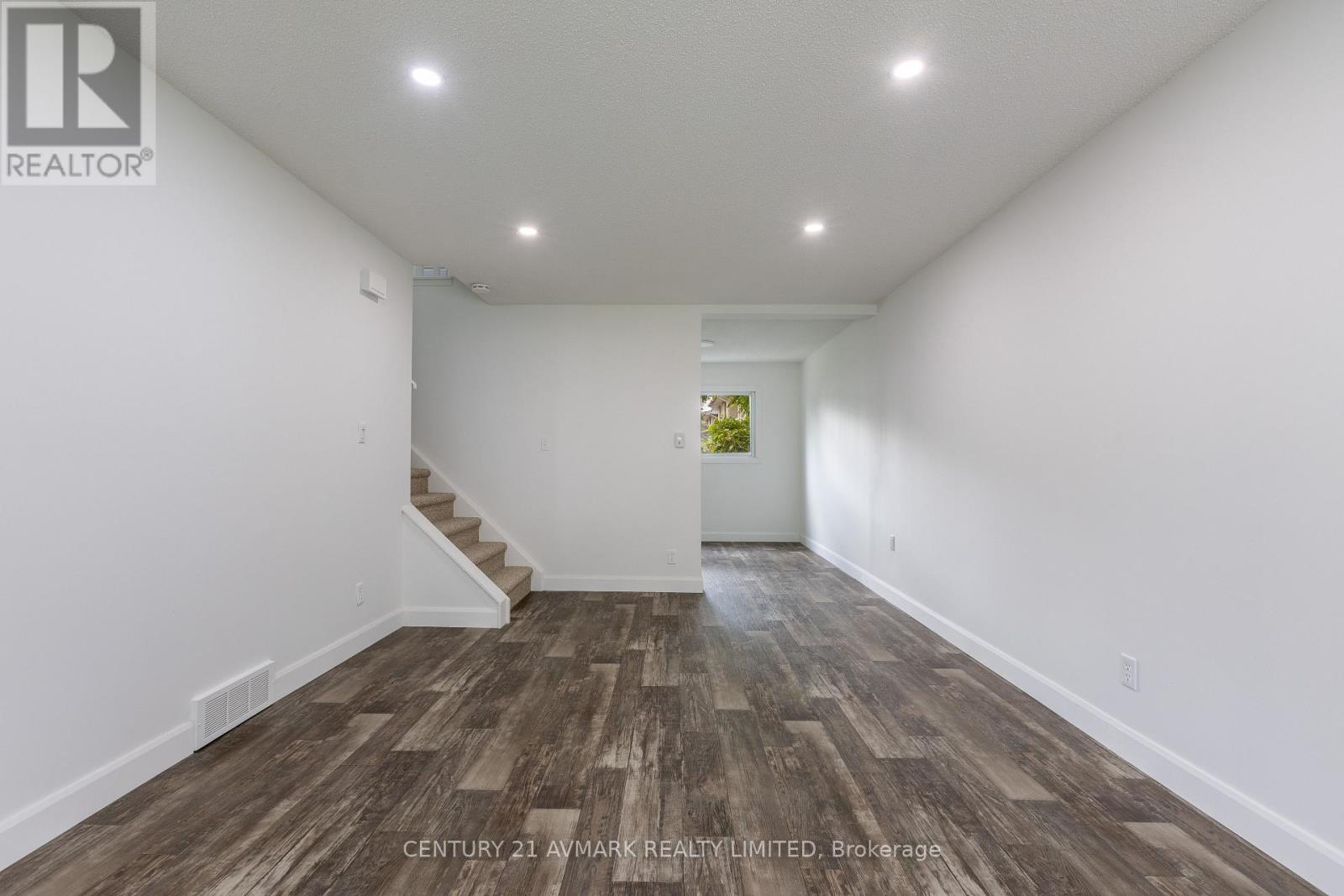 111 Northgate Drive, Welland, Ontario  L3C 5Y3 - Photo 4 - X13413186