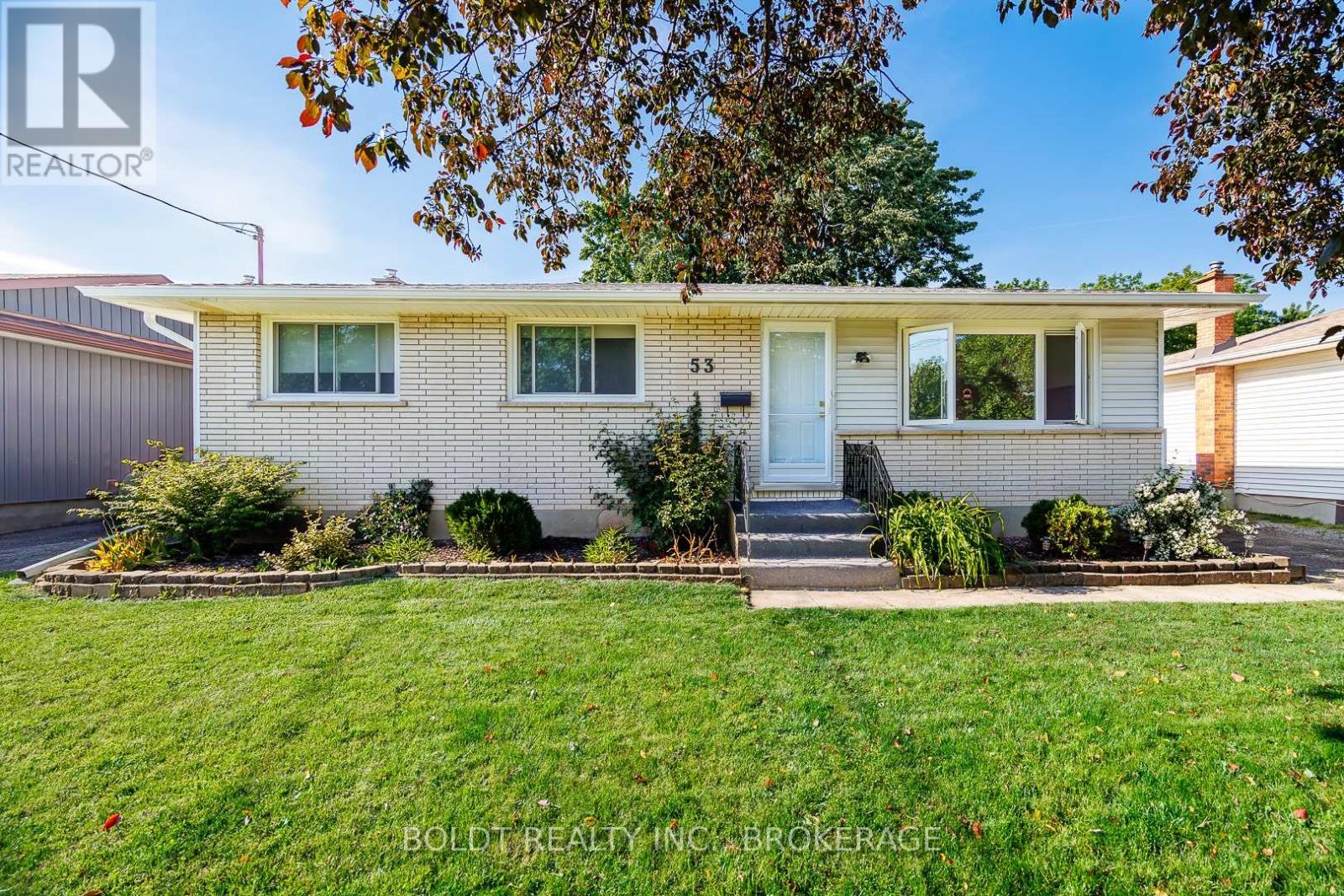 53 HUNTLEY CRESCENT, St. Catharines, Ontario