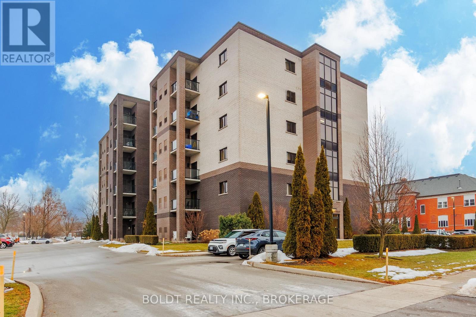 407 - 5837 DUNN STREET, Niagara Falls, Ontario